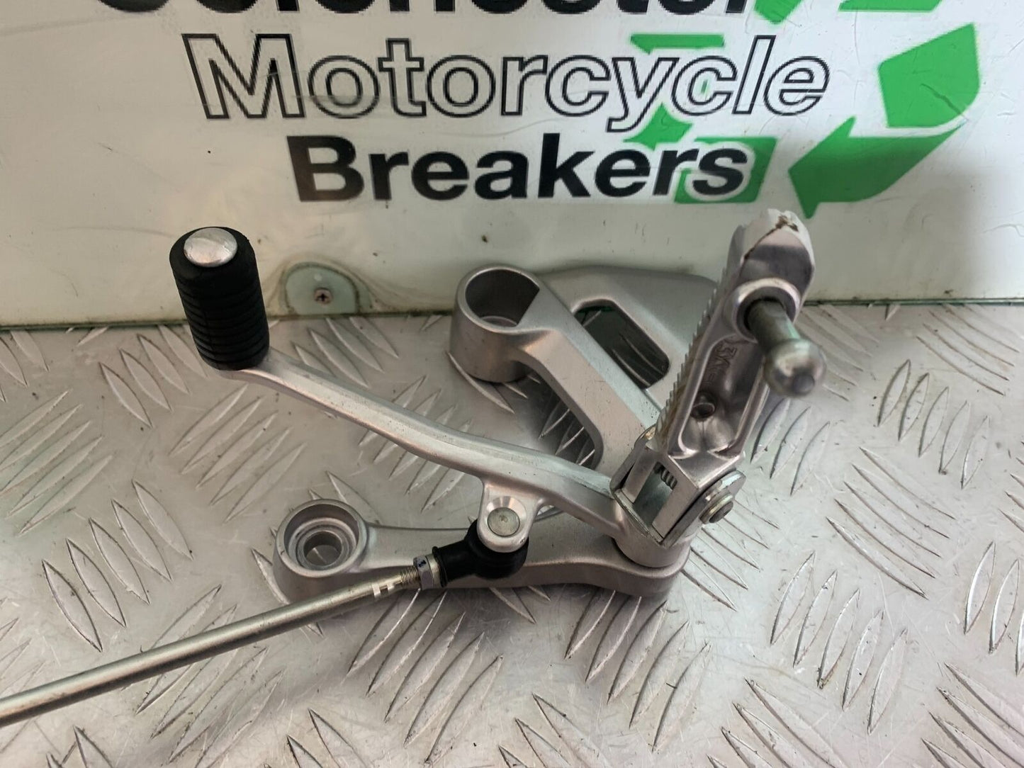 YAMAHA XSR900 XSR 900 FRONT LEFT HANGER YEAR 2021-2022 (CMB1073)