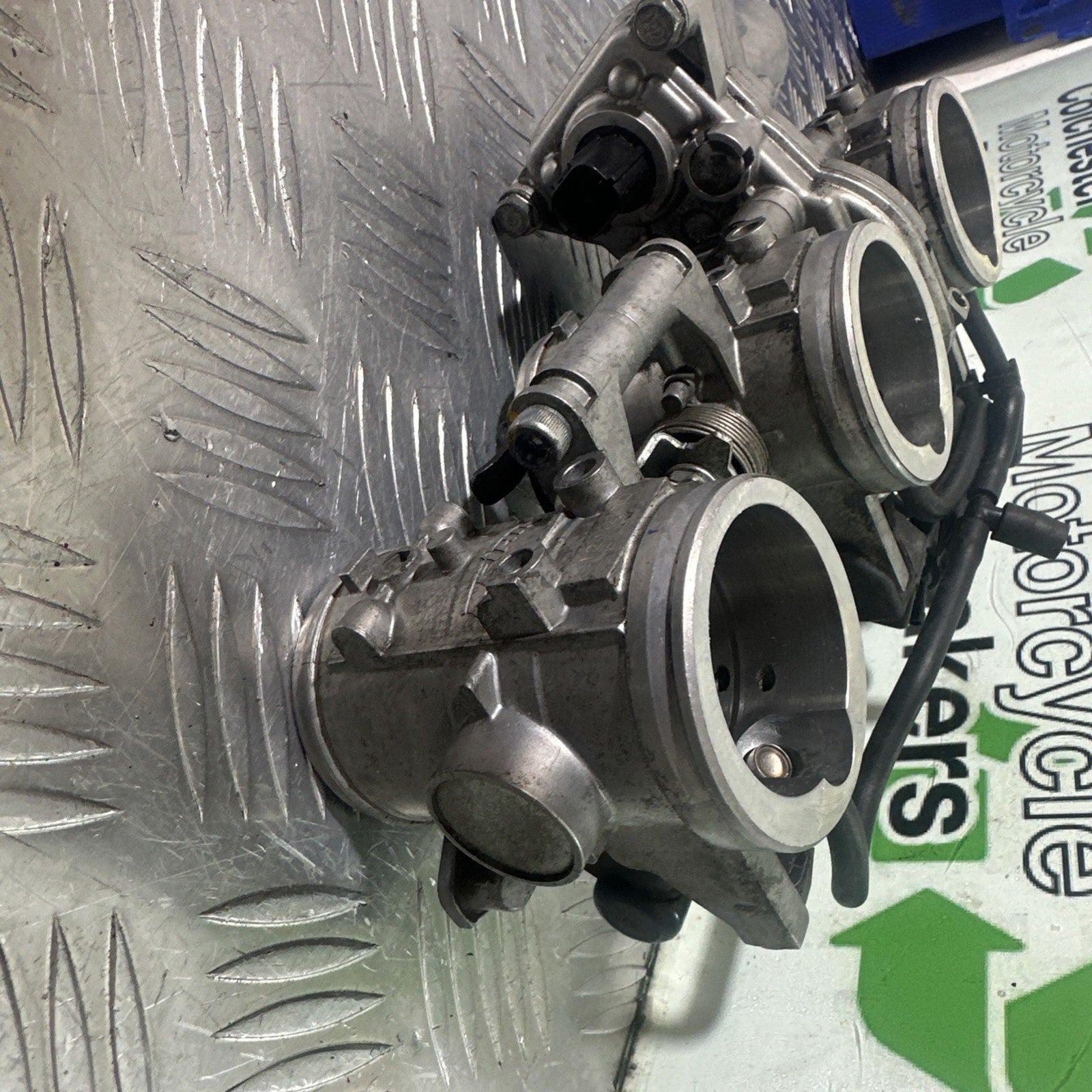 TRIUMPH TROPHY 1215 SE THROTTLE BODIES  YEAR 2012-2017 (STOCK 567)