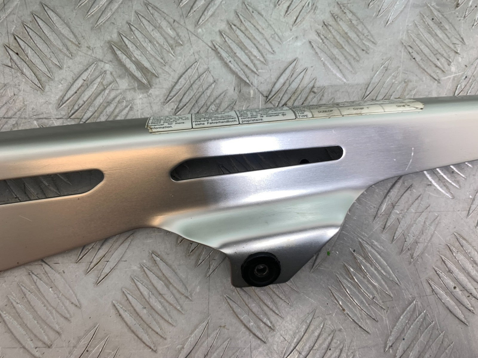 SUZUKI GSF1200 GSF 1200 BANDIT CHAIN GUARD YEAR 2001-2004 (CMB1188)