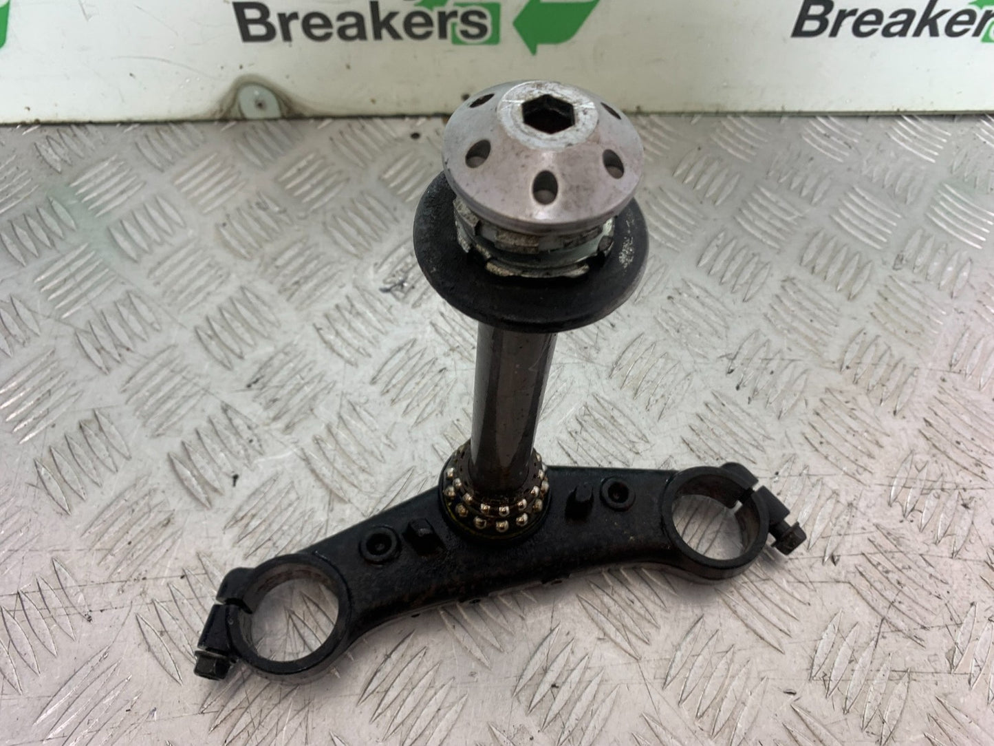 HONDA CBR1100 BLACKBIRD BOTTOM YOKE   YEAR 1999-2005 (CMB1232)