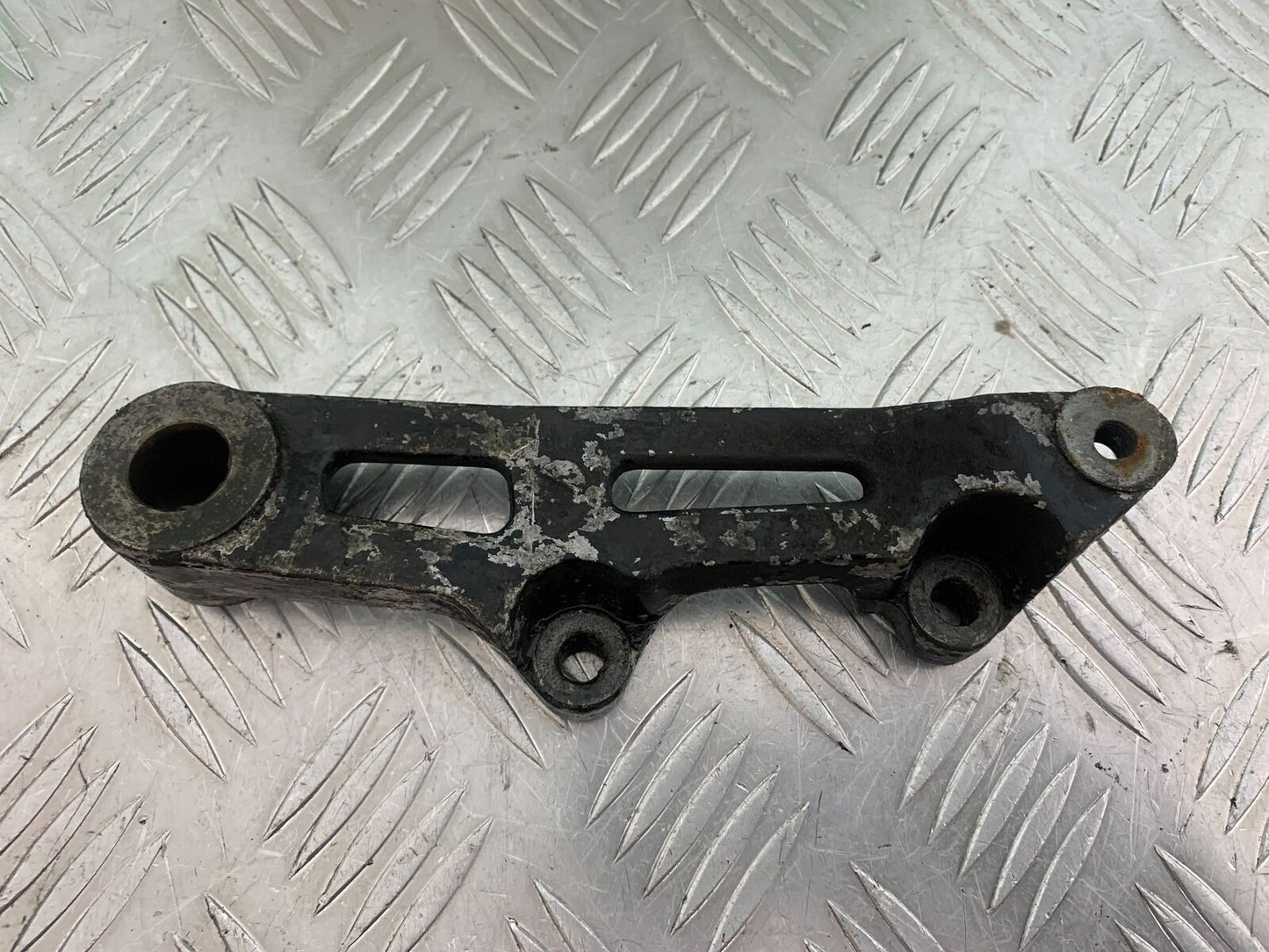 YAMAHA FJ1100 FJ 1100 REAR CALIPER BRACKET  YEAR 1984-1985 (CMB1101)