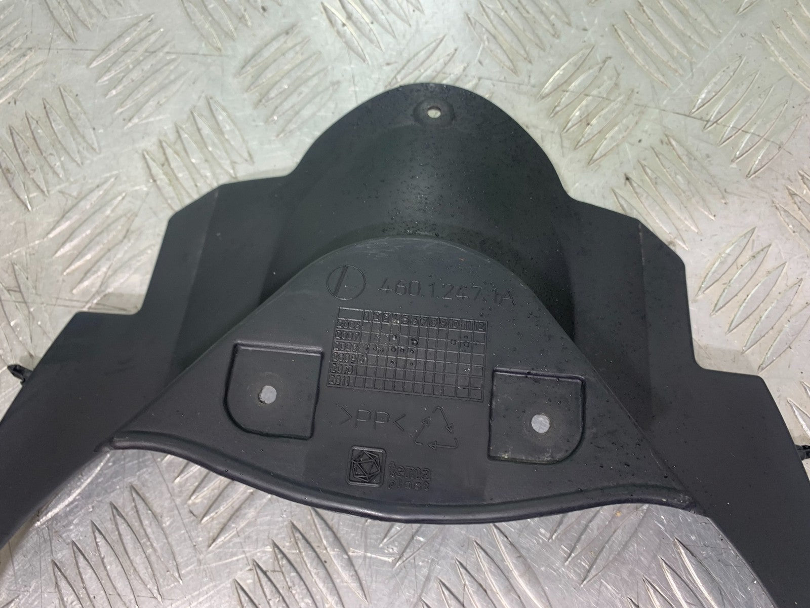 DUCATI 1198 S LOWER TOP FAIRING INFILL PANEL  YEAR 2009-2011 (CMB1219)
