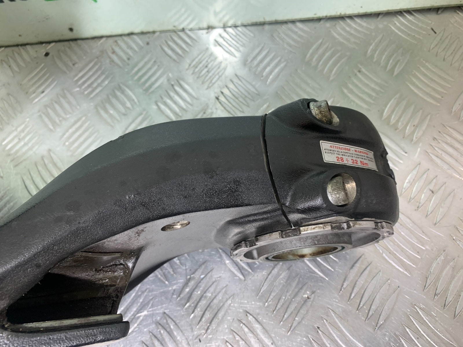 MV AGUSTA 800 F3 SWINGARM WITH CARBON HUGGER   YEAR 2013-2016 (CMB1152)
