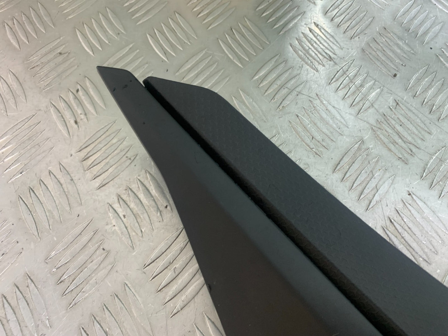 APRILIA RS660 RS 660 LEFT SIDE INFILL COVER  YEAR 2020-2024 (CMB1202)