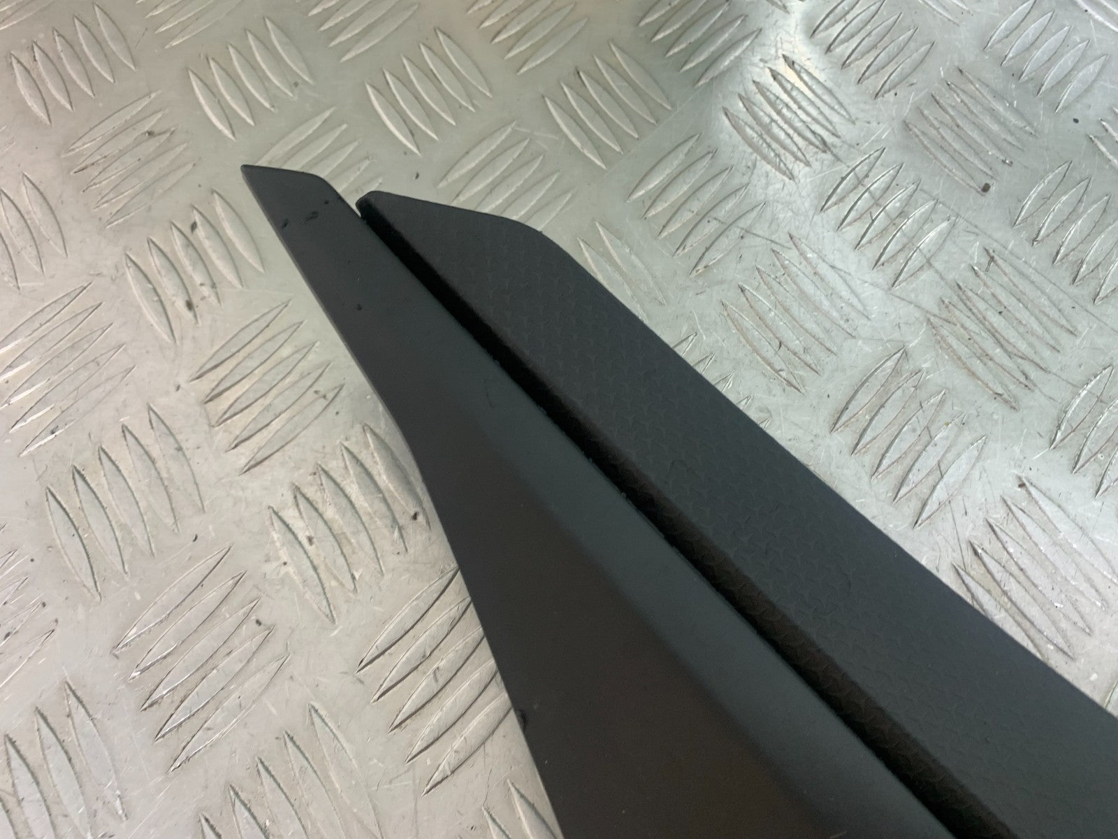 APRILIA RS660 RS 660 LEFT SIDE INFILL COVER  YEAR 2020-2024 (CMB1202)
