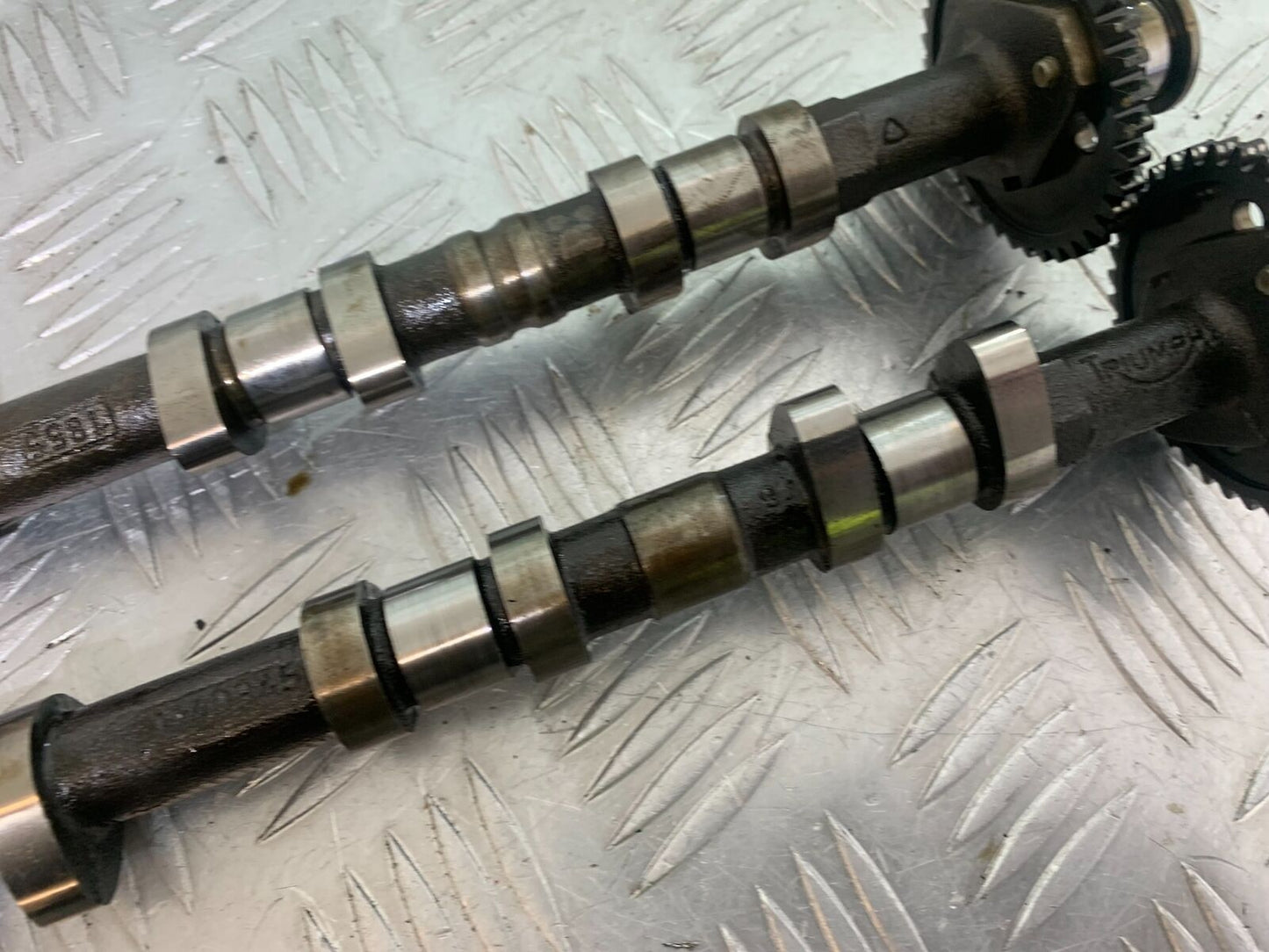 TRIUMPH 955i SPRINT ST CAMSHAFTS   YEAR 1999-2004 (STOCK 735)