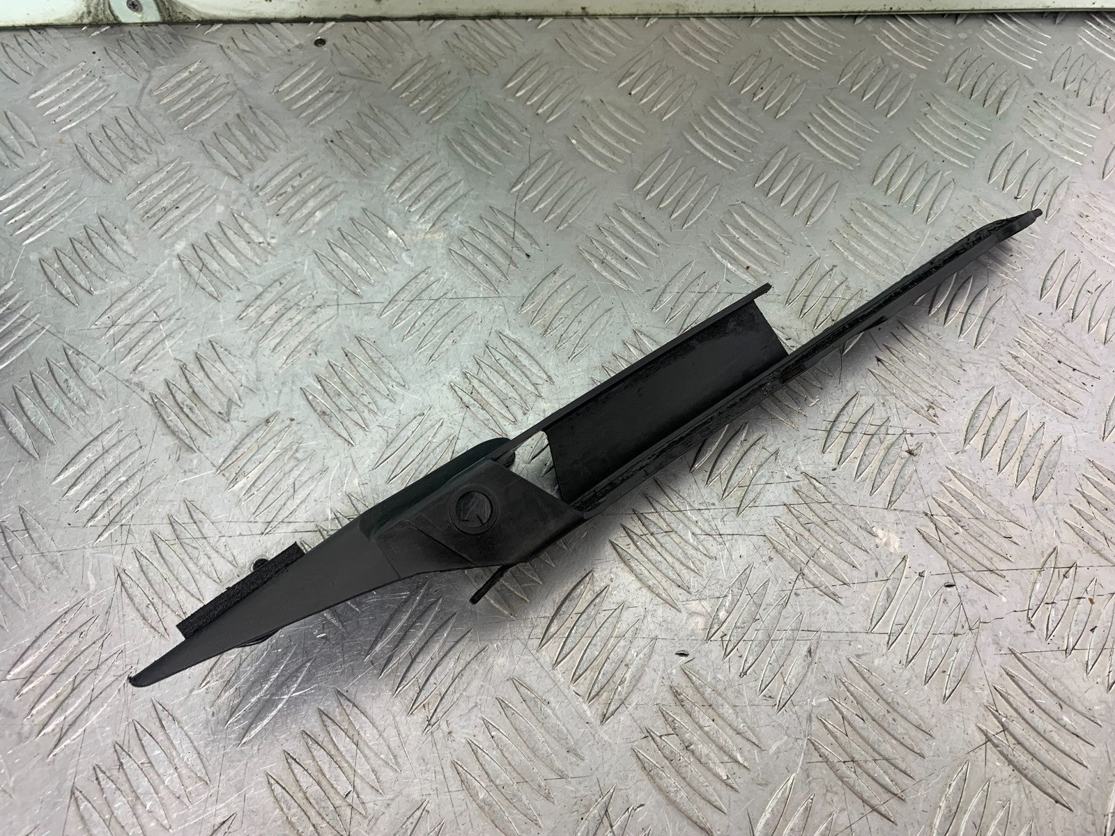 DUCATI 1198 S CHAIN GUARD YEAR 2009-2011 (CMB1219)