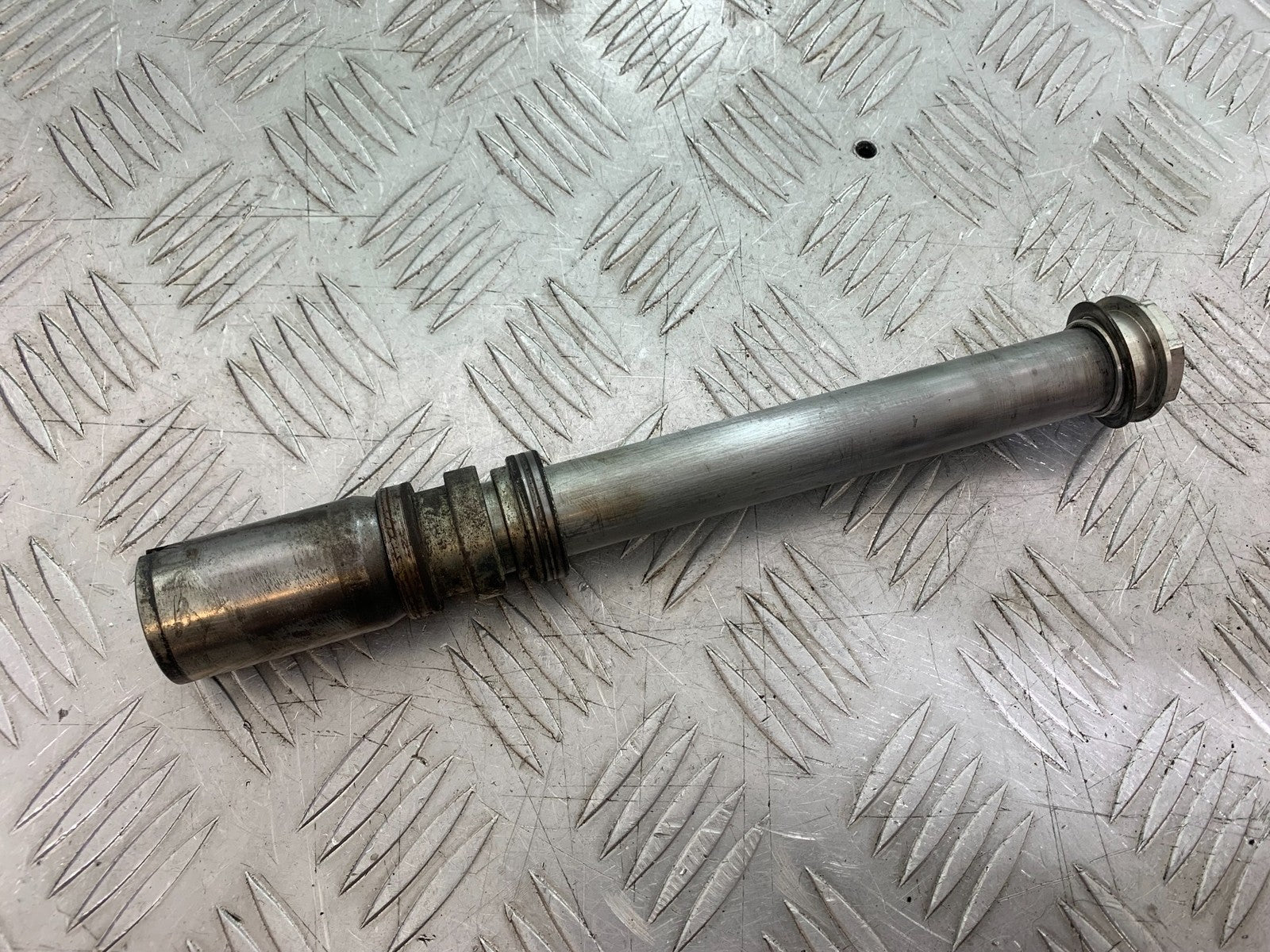 DUCATI 1299 PANIGALE FRONT WHEEL SPINDLE  YEAR 2016 (CMB 1187)