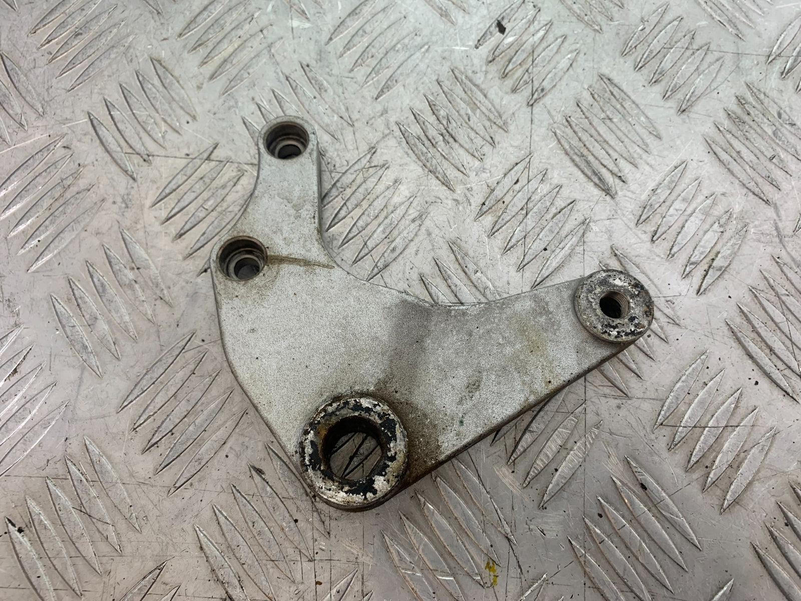 KAWASAKI VN1500 CLASSIC REAR CALIPER BRACKET  YEAR 1999 -2006 (CMB1166)