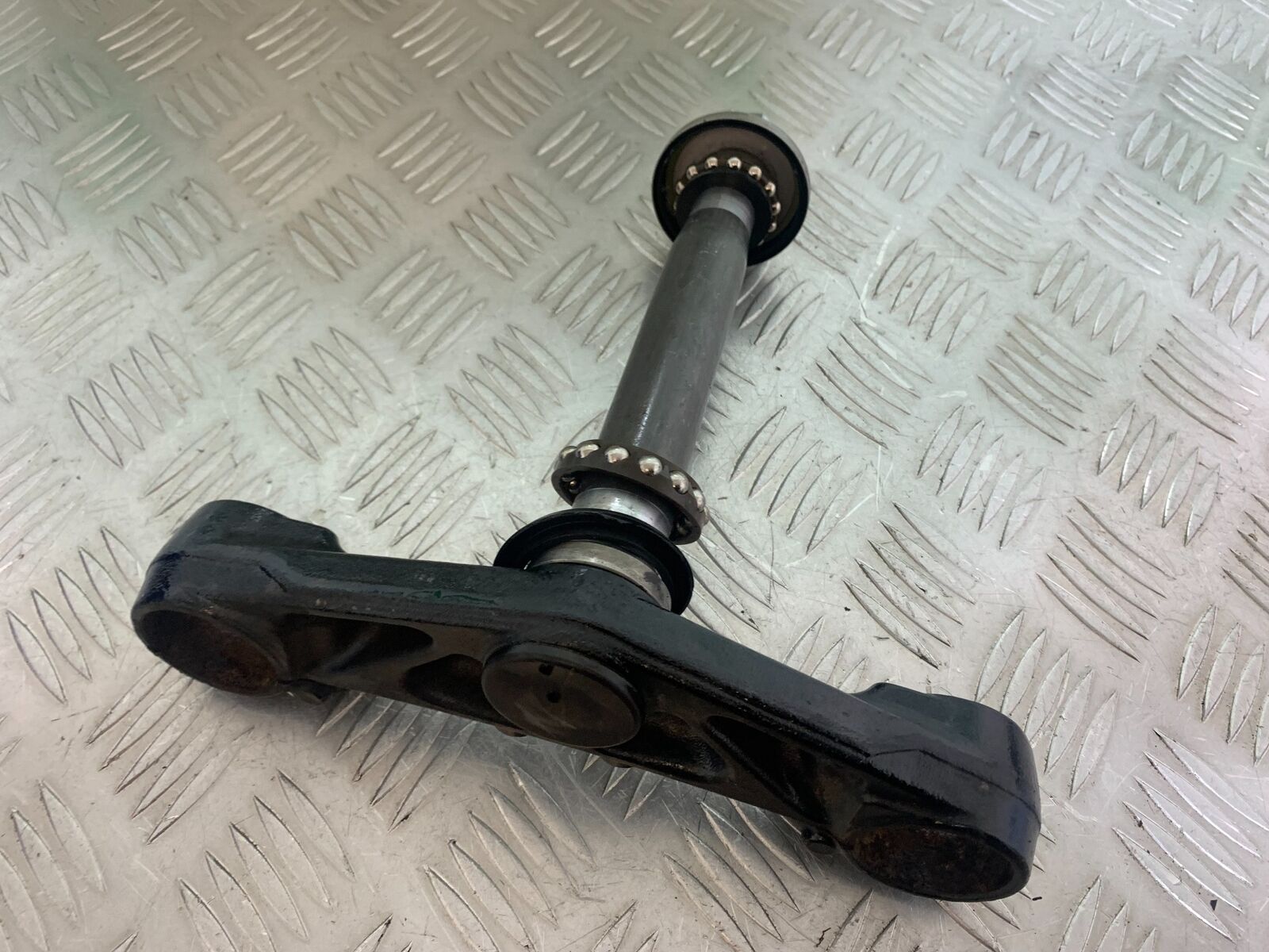 YAMAHA XJ6 XJ6-S BOTTOM YOKE   YEAR 2009-2015  (CMB1070)