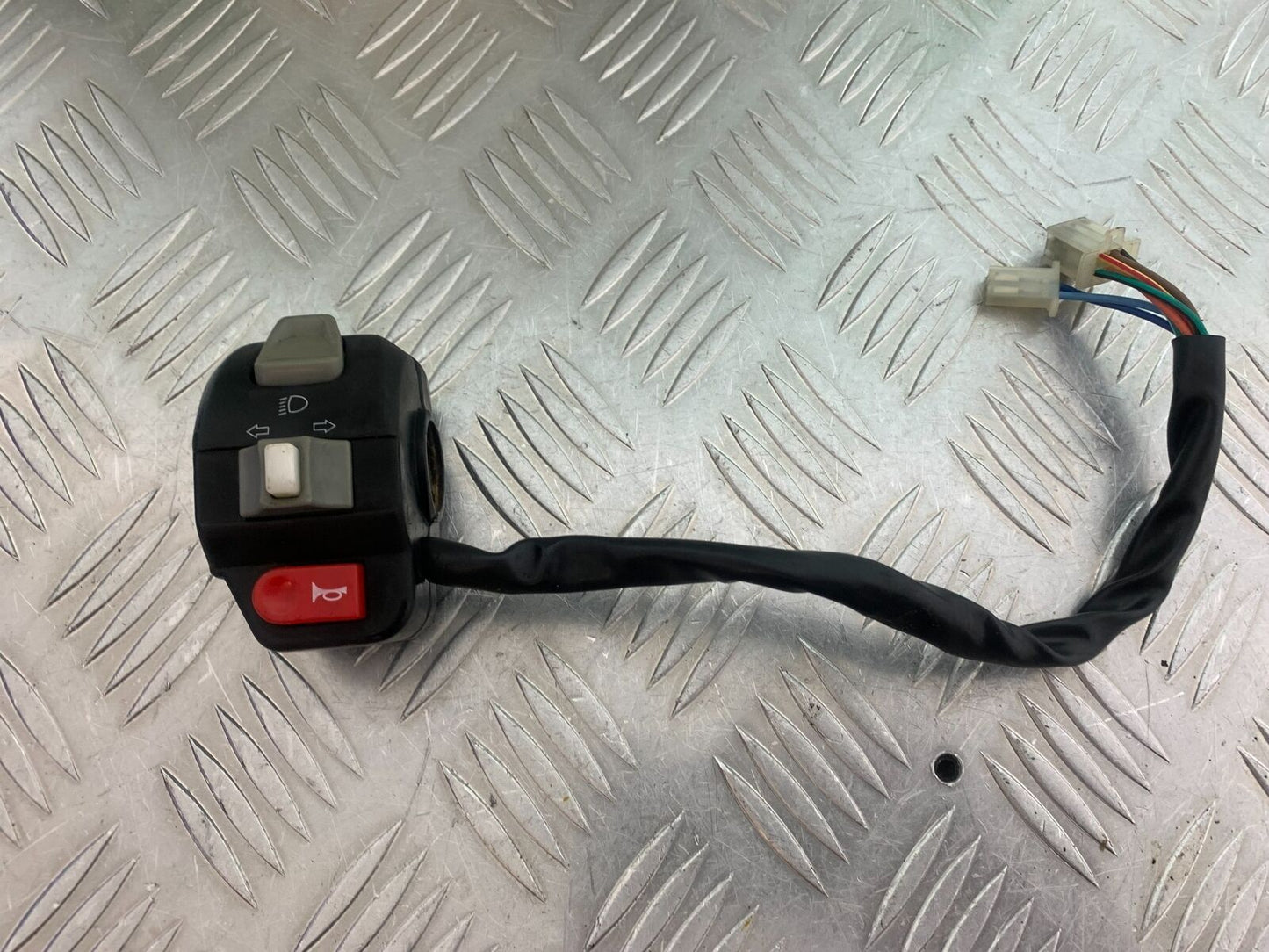 NECO GPX125 LEFT SWITCH GEAR  YEAR 2016-2021 (CMB1052)