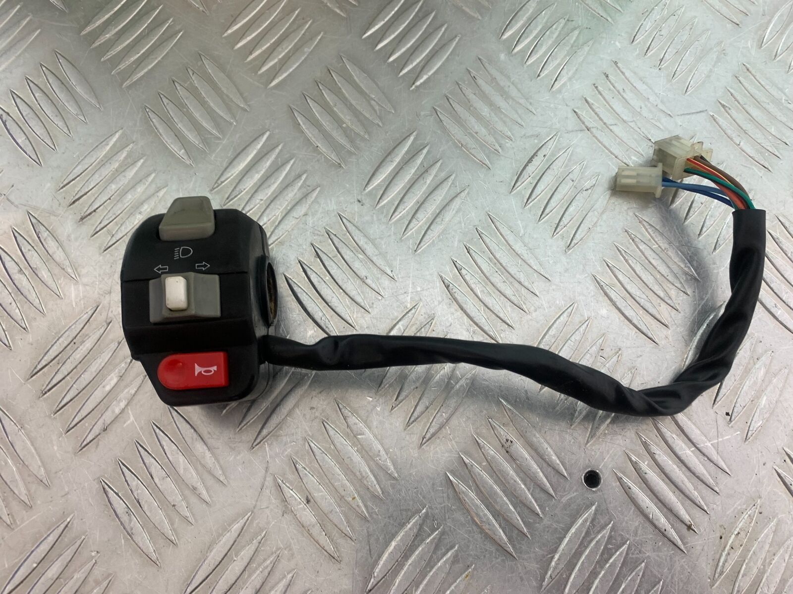 NECO GPX125 LEFT SWITCH GEAR  YEAR 2016-2021 (CMB1052)