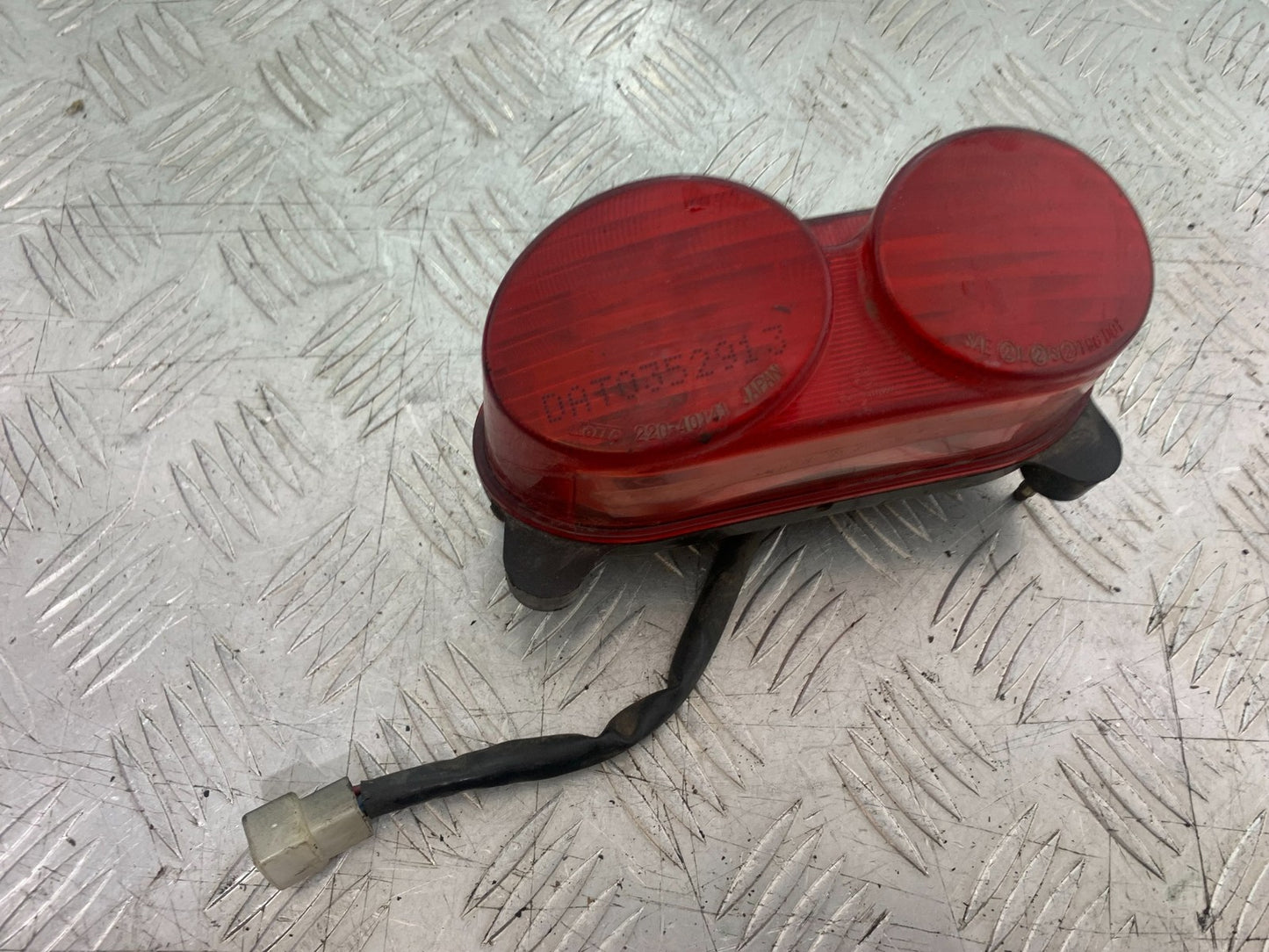 KAWASAKI ZX9R ZX9 C REAR LIGHT  YEAR 1998-99 (CMB1213)