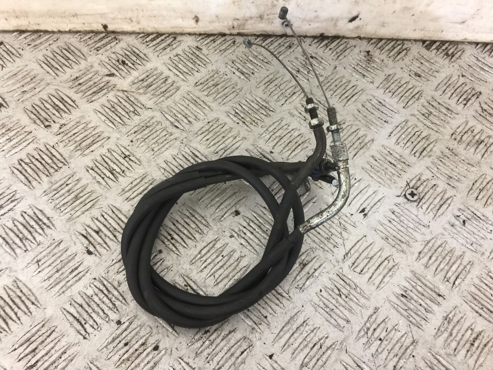 YAMAHA FZS1000 FAZER 1000 FZ1 THROTTLE CABLES YEAR 2000-05 (STOCK 714)
