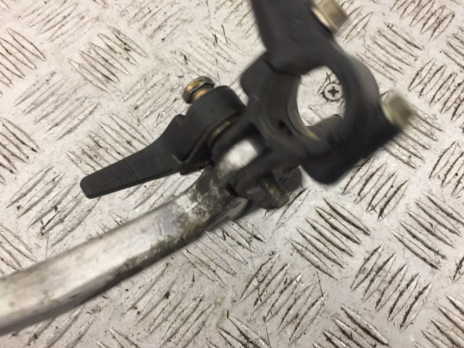 HUSQVARNA TE 610 E CLUTCH LEVER AND BRACKET   YEAR 2001 (STOCK 803)