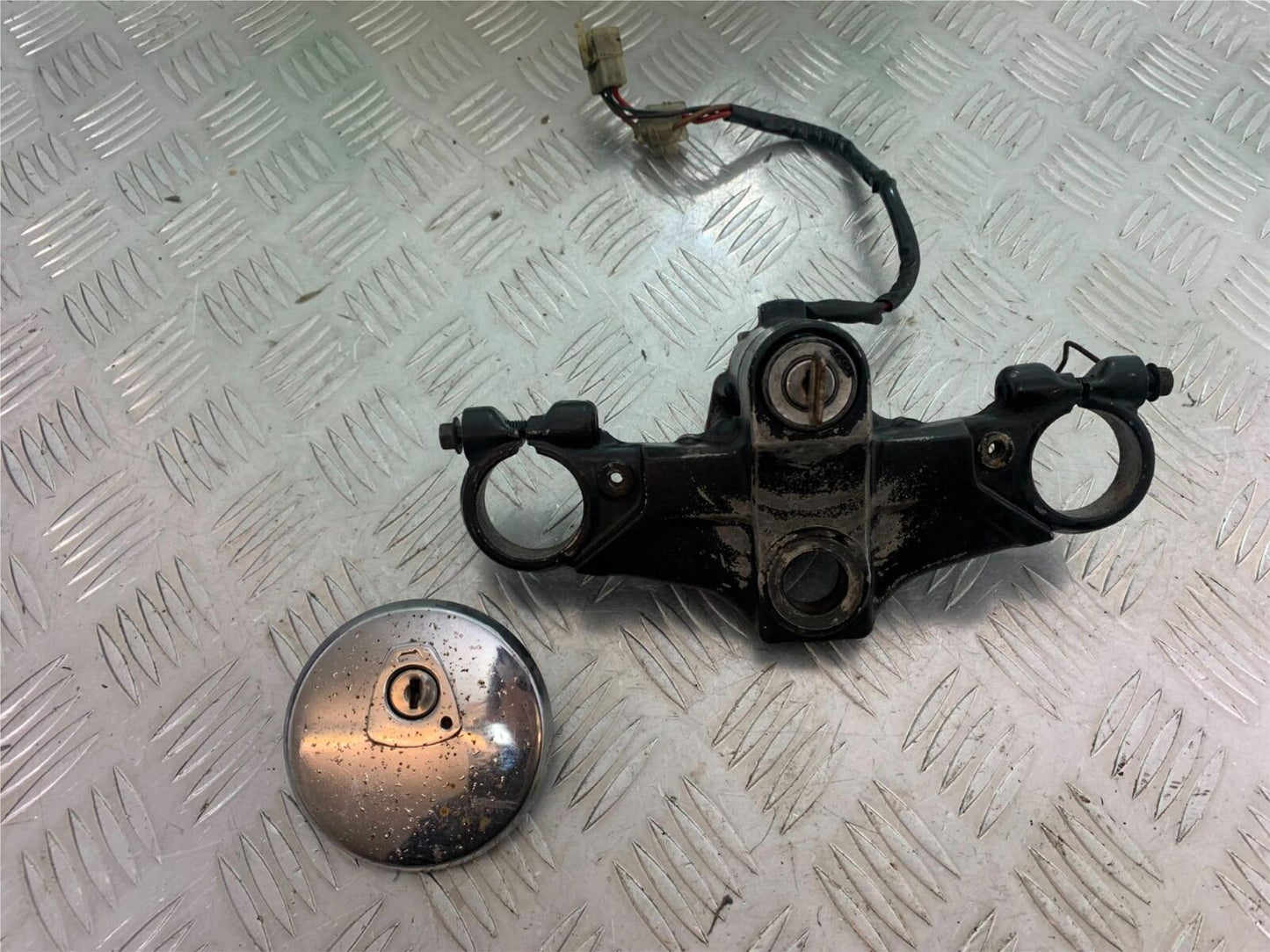 YAMAHA FJ1100 FJ 1100 LOCKS AND KEY YEAR 1984-1985 (CMB1101)