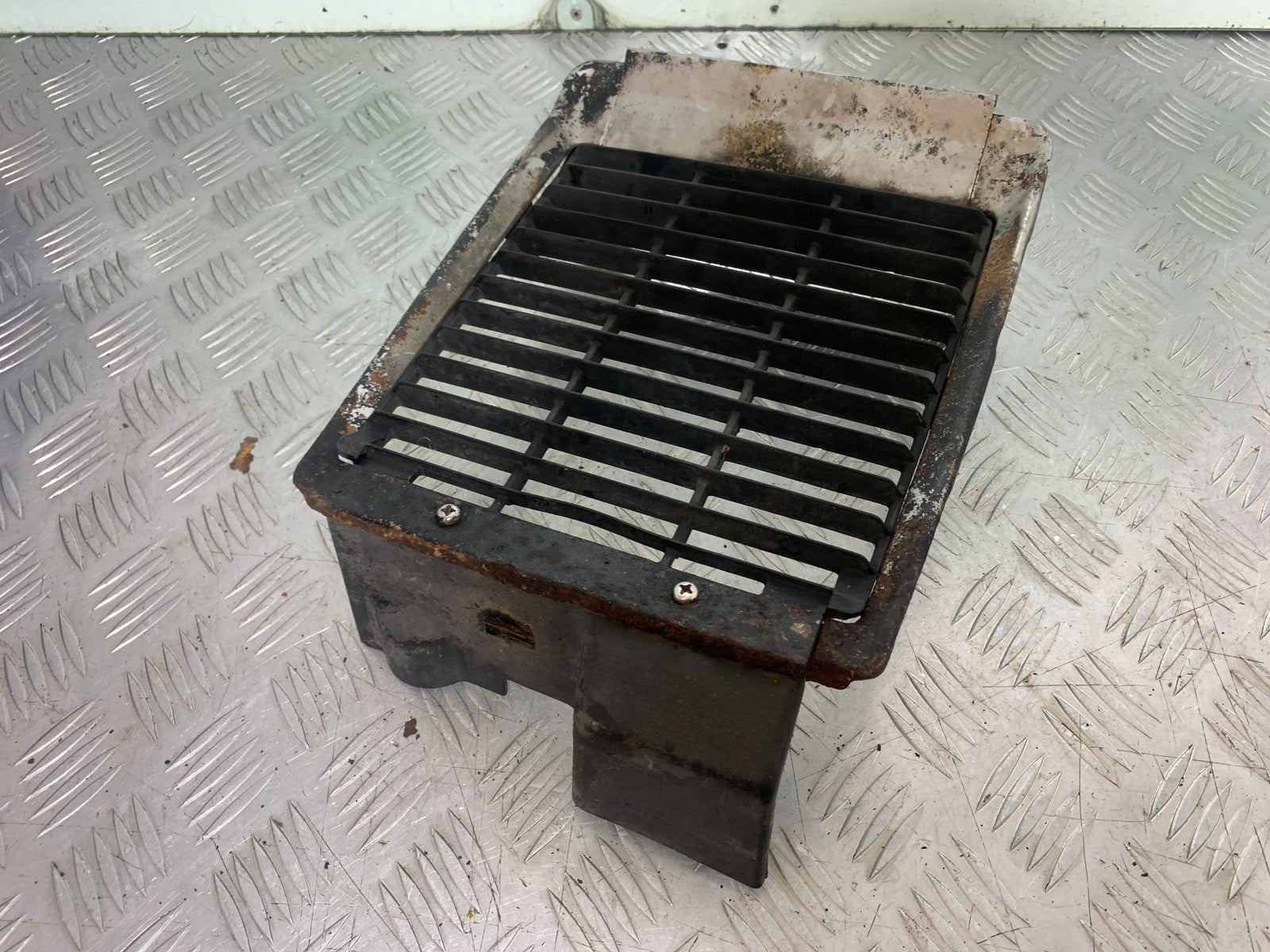 HONDA GL500 GL 500 SILVERWING RADIATOR GRILL  YEAR 1981-82 (CMB1168)