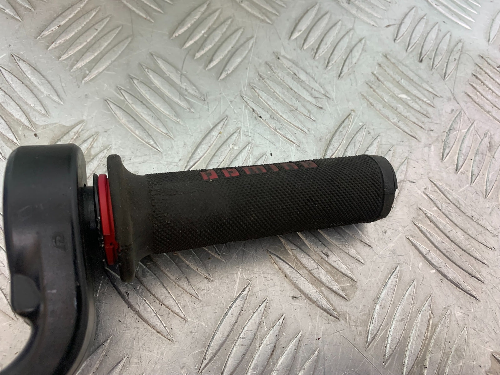 KAWASAKI ZX10R ZX 10R THROTTLE AND GRIP   YEAR 2011-2015 (CMB1154)