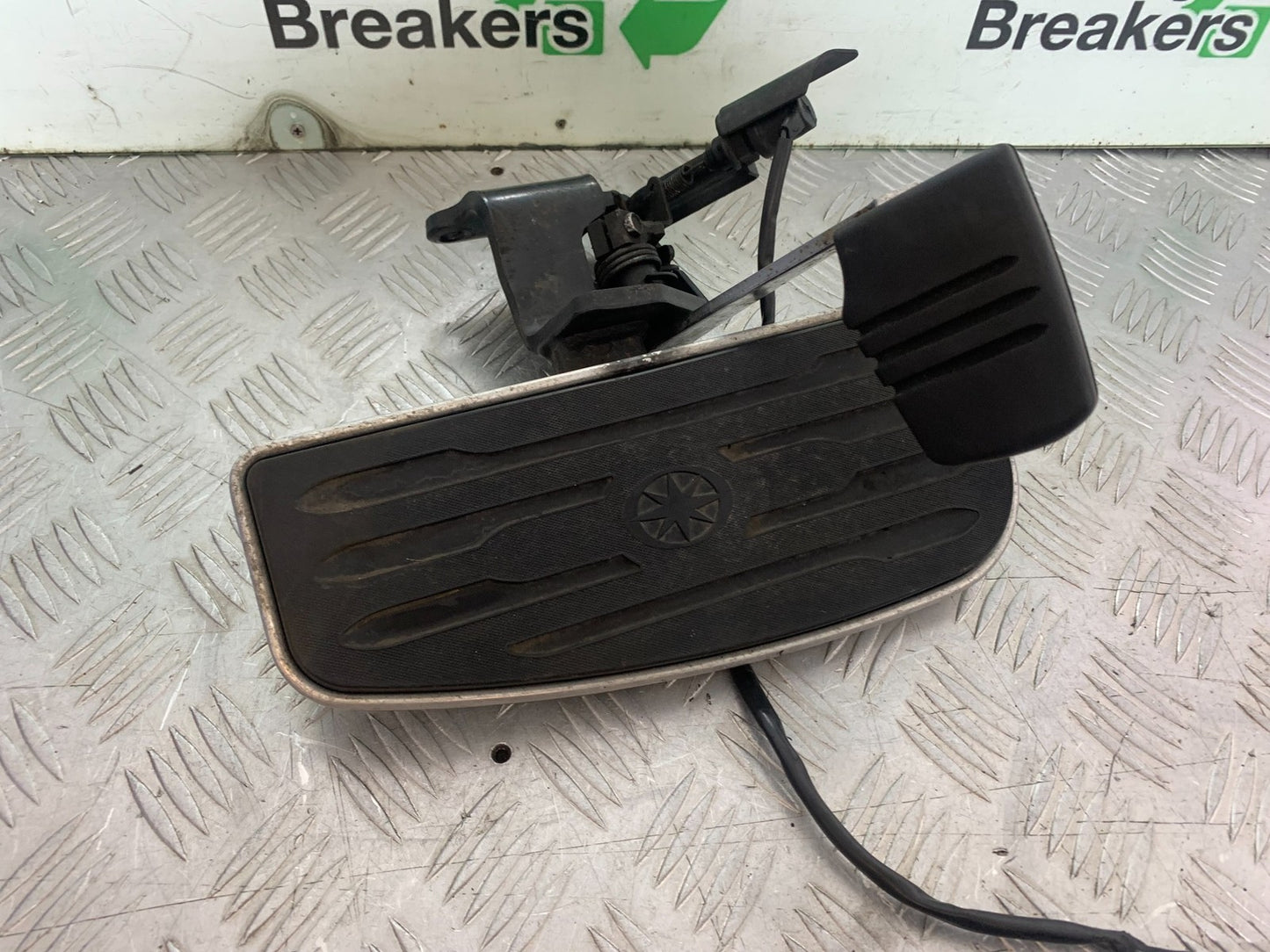 YAMAHA XVS 1300 MIDNIGHT STAR RIGHT FOOTBOARD   YEAR 2007-16 (CMB1200)