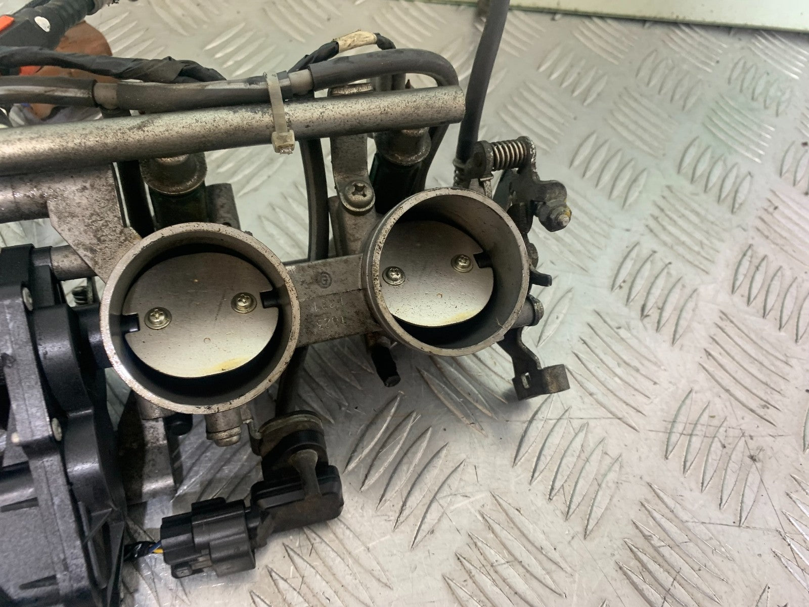 KAWASAKI GTR1400 GTR 1400 THROTTLE BODIES  YEAR 2007-2009 (CMB1174)