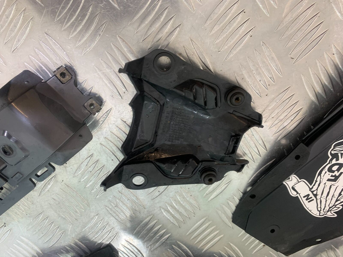 YAMAHA MT07 MT-07 INFILL PANELS  YEAR 2014 (STOCK 995)