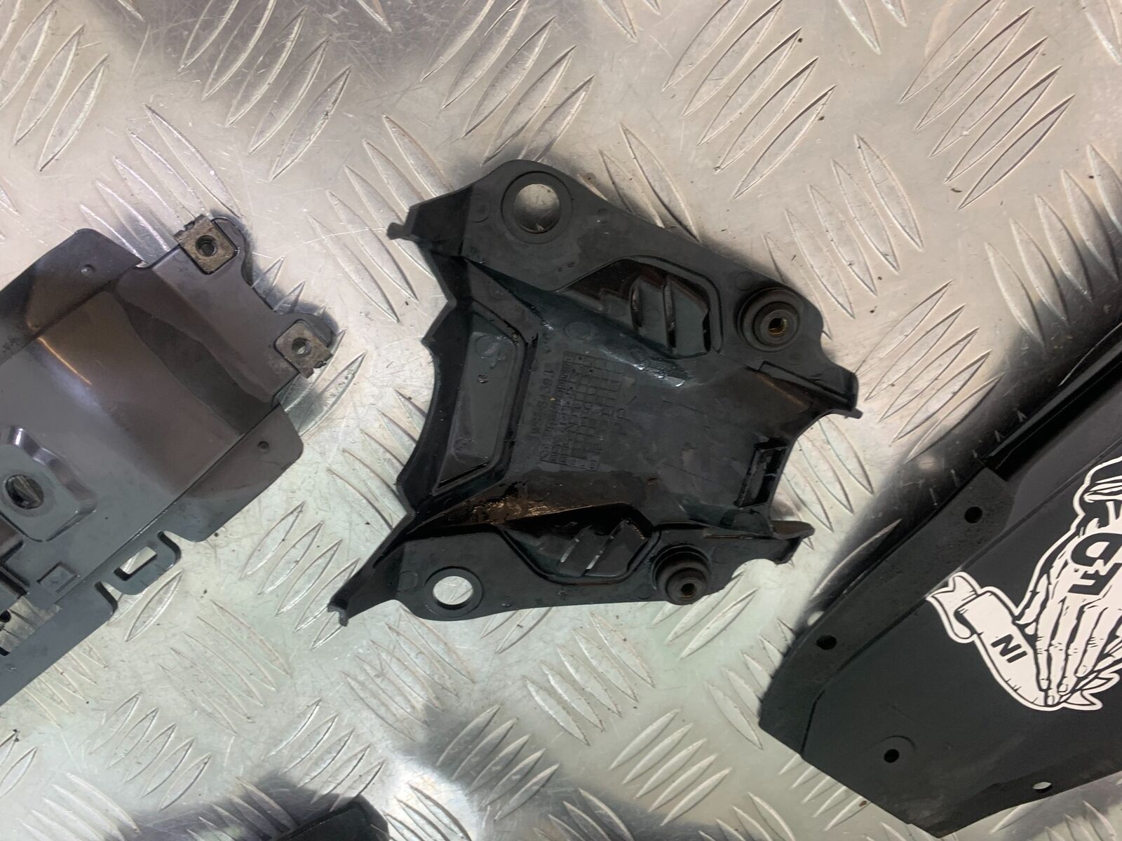 YAMAHA MT07 MT-07 INFILL PANELS  YEAR 2014 (STOCK 995)