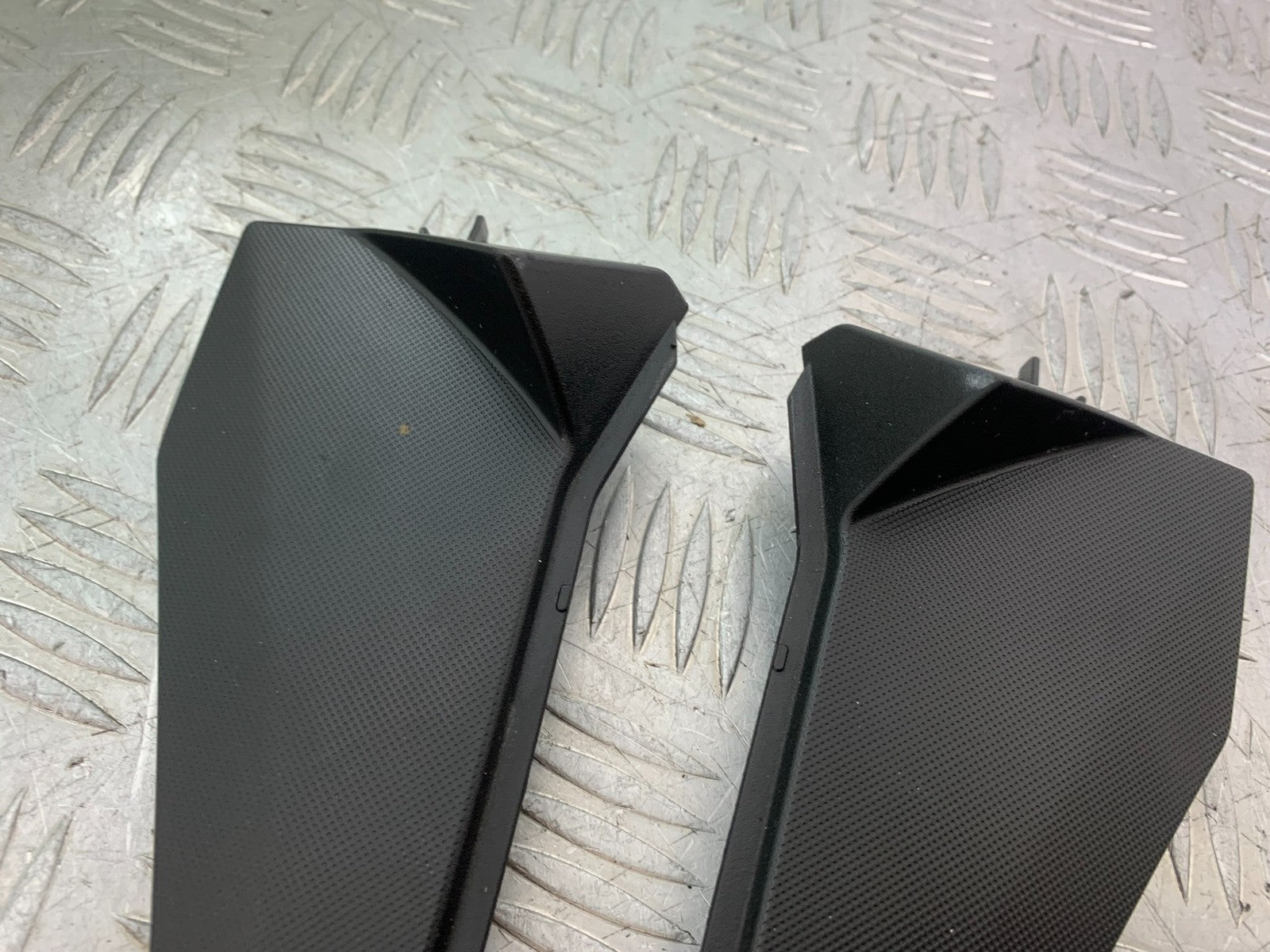 KAWASAKI ZX10R ZX10 R TOP FAIRING INFILL PANELS   2008-2010 (CMB1301)