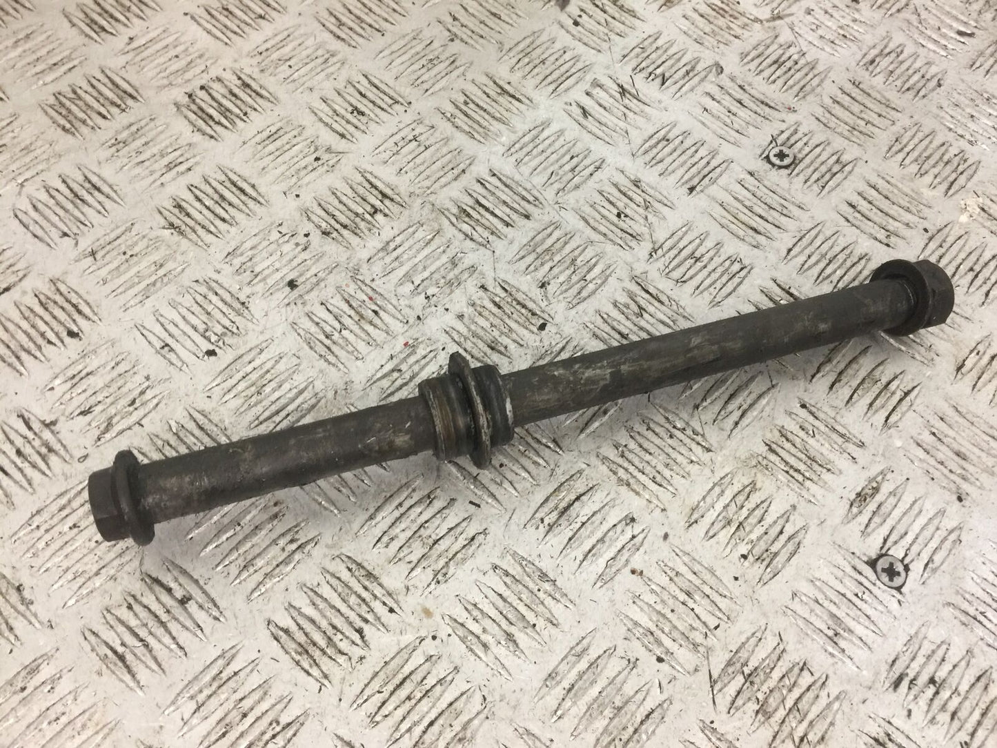 HONDA VTR1000 VTR 1000 FIRESTORM REAR WHEEL SPINDLE YEAR 2002 (STOCK 794)