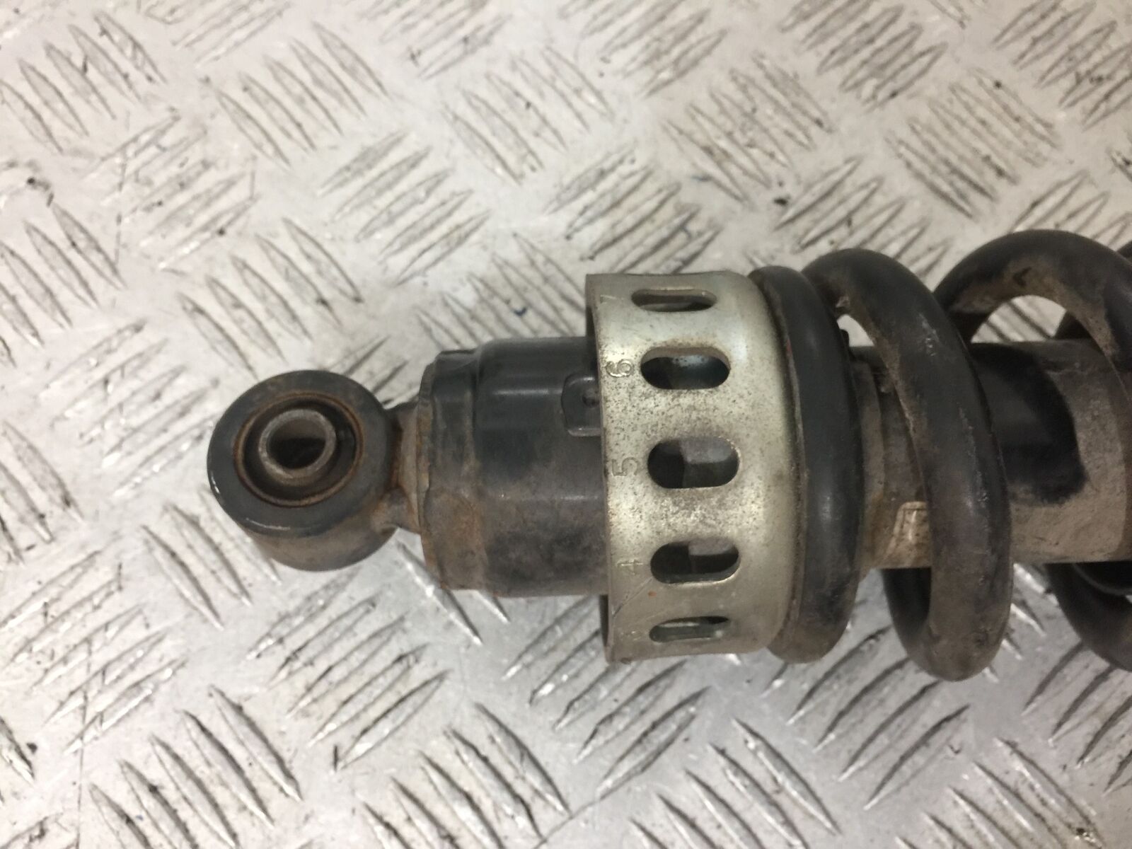 HONDA VT600 VT 600 SHADOW REAR SHOCK YEAR 1996 (STOCK 747)