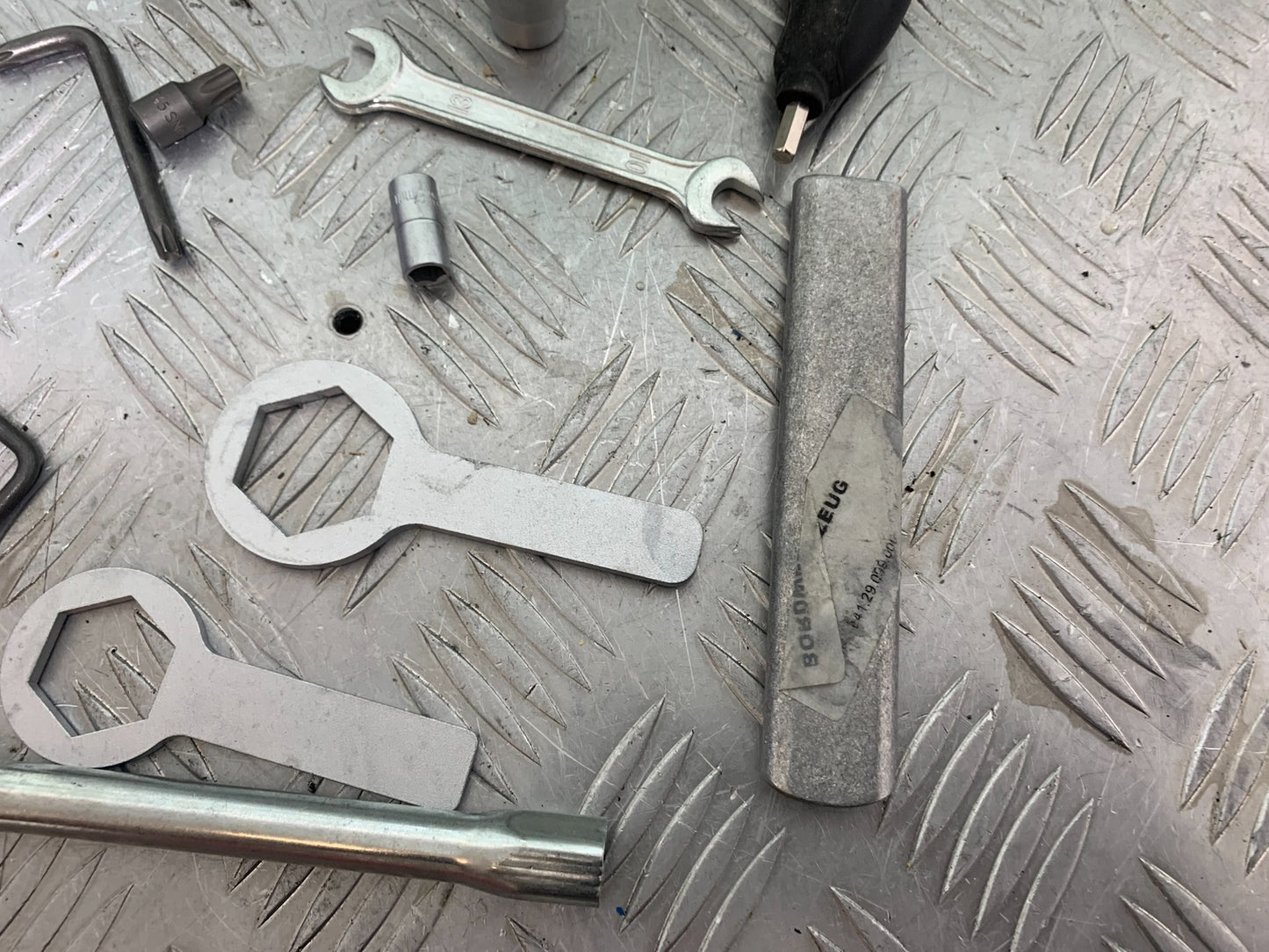KTM 790 DUKE TOOL KIT YEAR 2018-2021  (CMB11150)