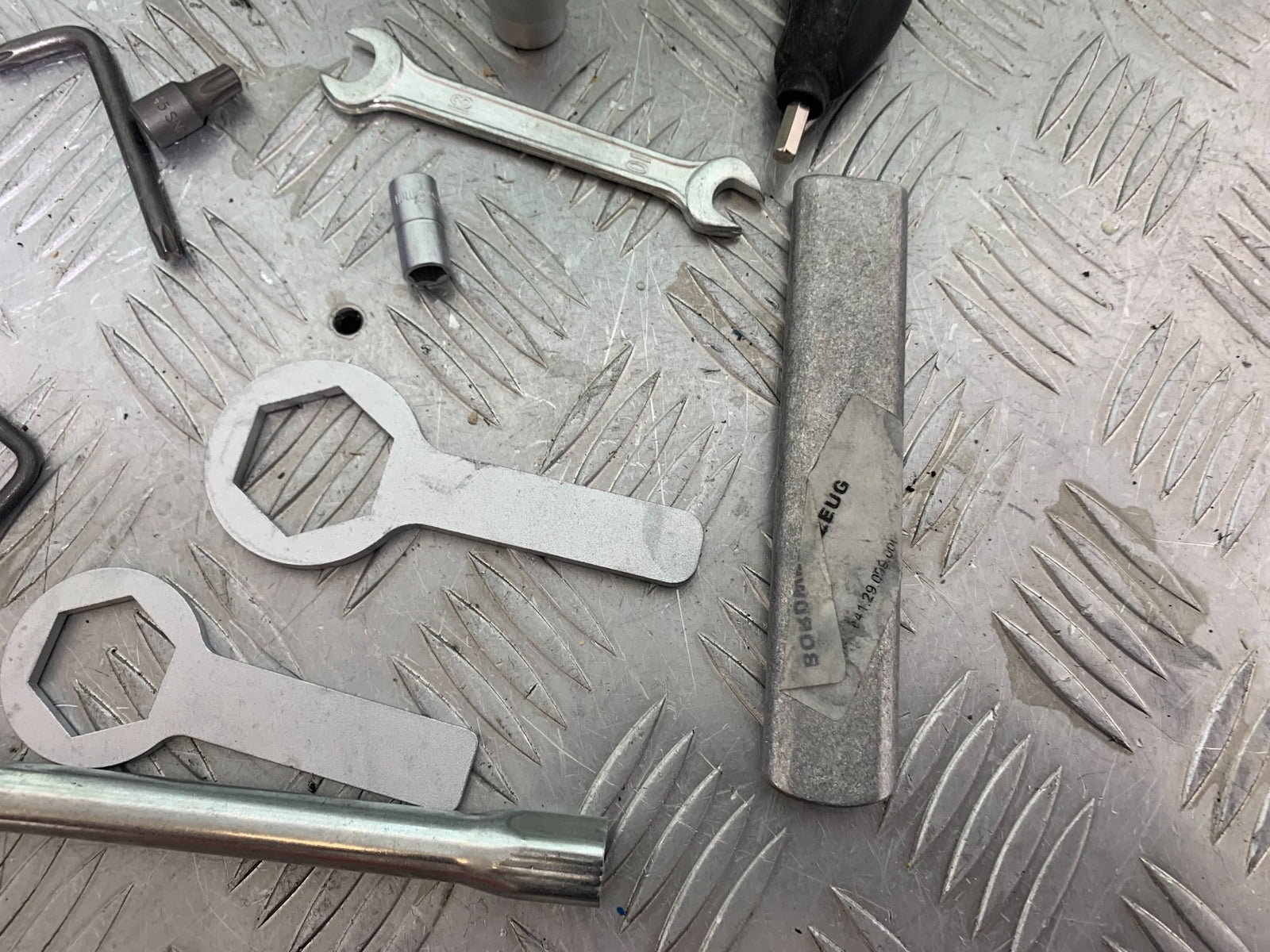 KTM 790 DUKE TOOL KIT YEAR 2018-2021  (CMB11150)