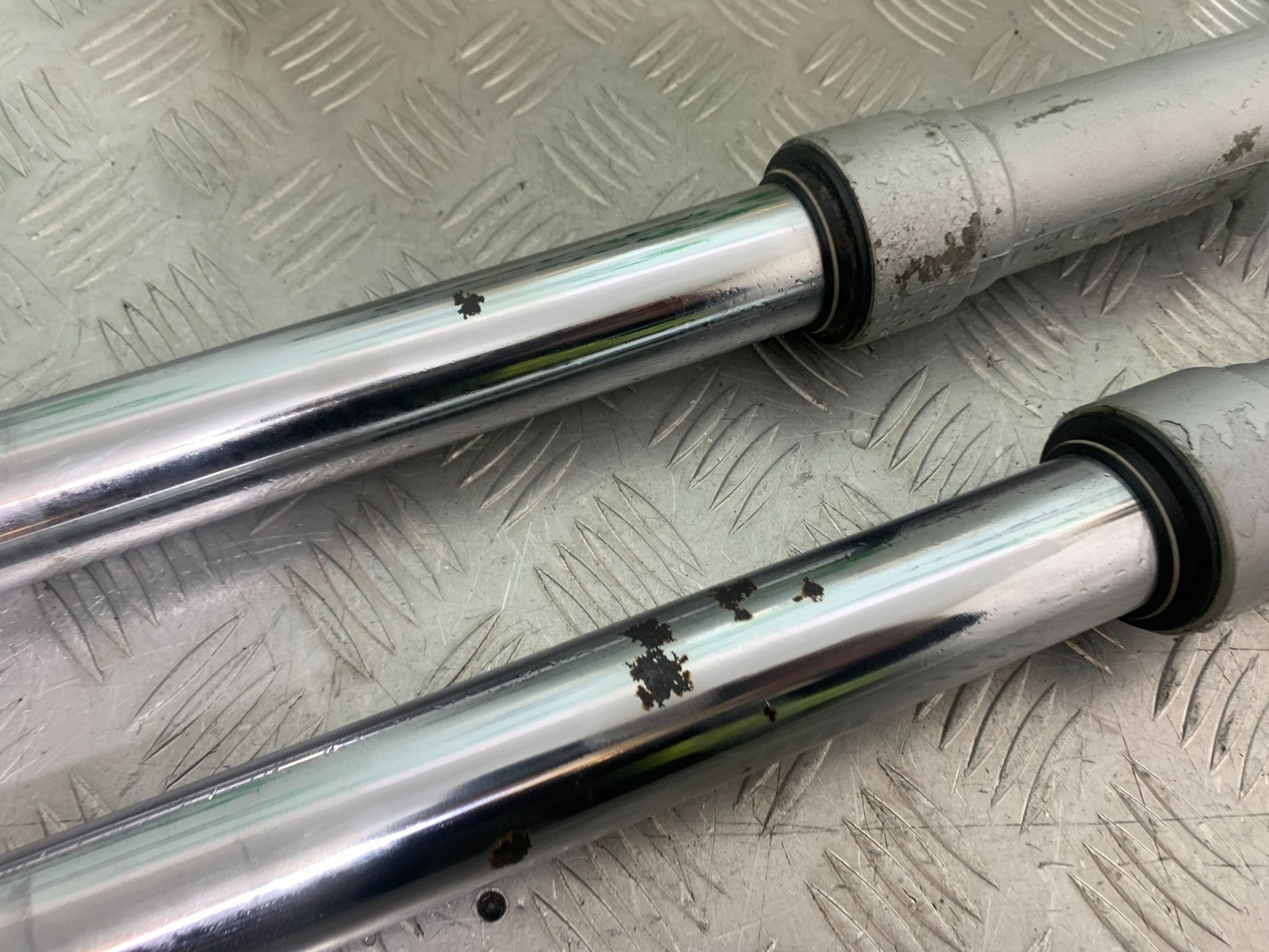 APRILIA 650 PAGASO STRADA FORKS   YEAR 2005-2010 (CMB1260)