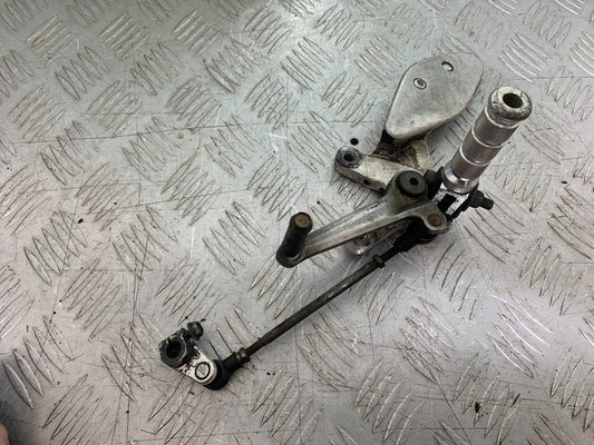 YAMAHA YZF1000 THUNDERACE FRONT LEFT HANGER  YEAR 1997-2000 (CMB1204)