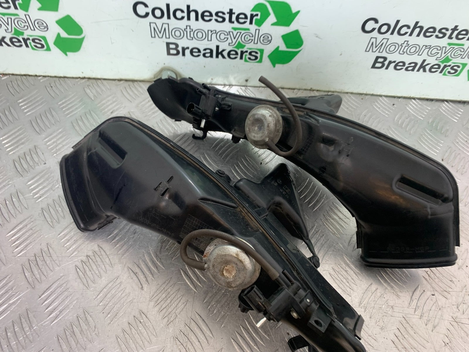 HONDA CBR1000 rr FIREBLADE LEFT & RIGHT AIR TUBES 2012-2016 (CMB1280)