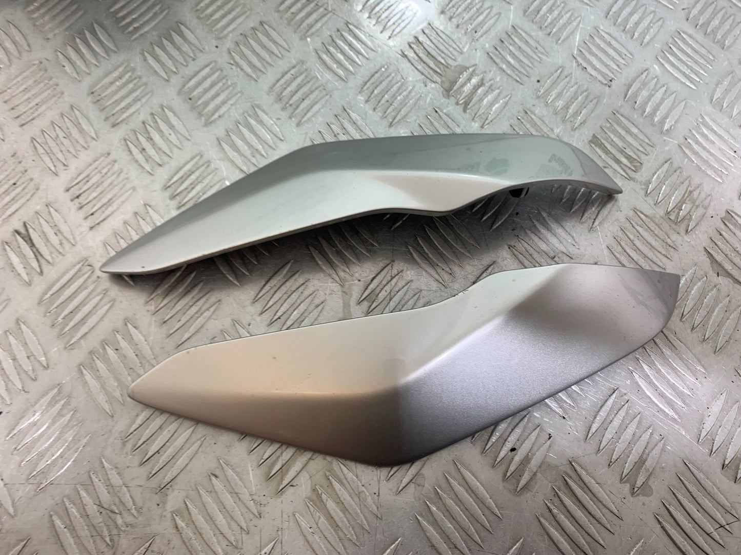 MV AGUSTA 800 F3 LEFT AND RIGHT TANK PANELS  YEAR 2013-2016 (CMB1152)