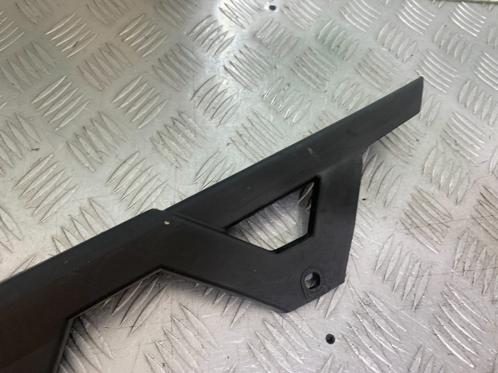 ROYAL ENFIELD HIMALAYAN 411 CHAIN GUARD  YEAR 2018-2023 (CMB1322)