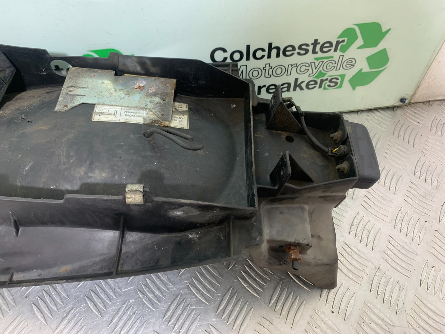 TRIUMPH T509 SPEED TRIPLE REAR MUDGUARD YEAR 1997-1998 (CMB1144)