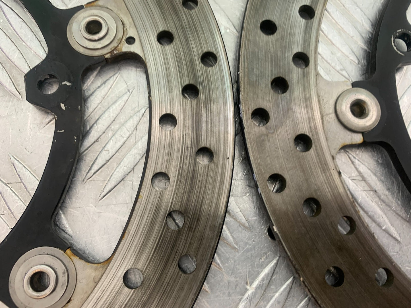 YAMAHA YZF R7 FRONT BRAKE DISCS YEAR 2022-2025 (CMB1255)