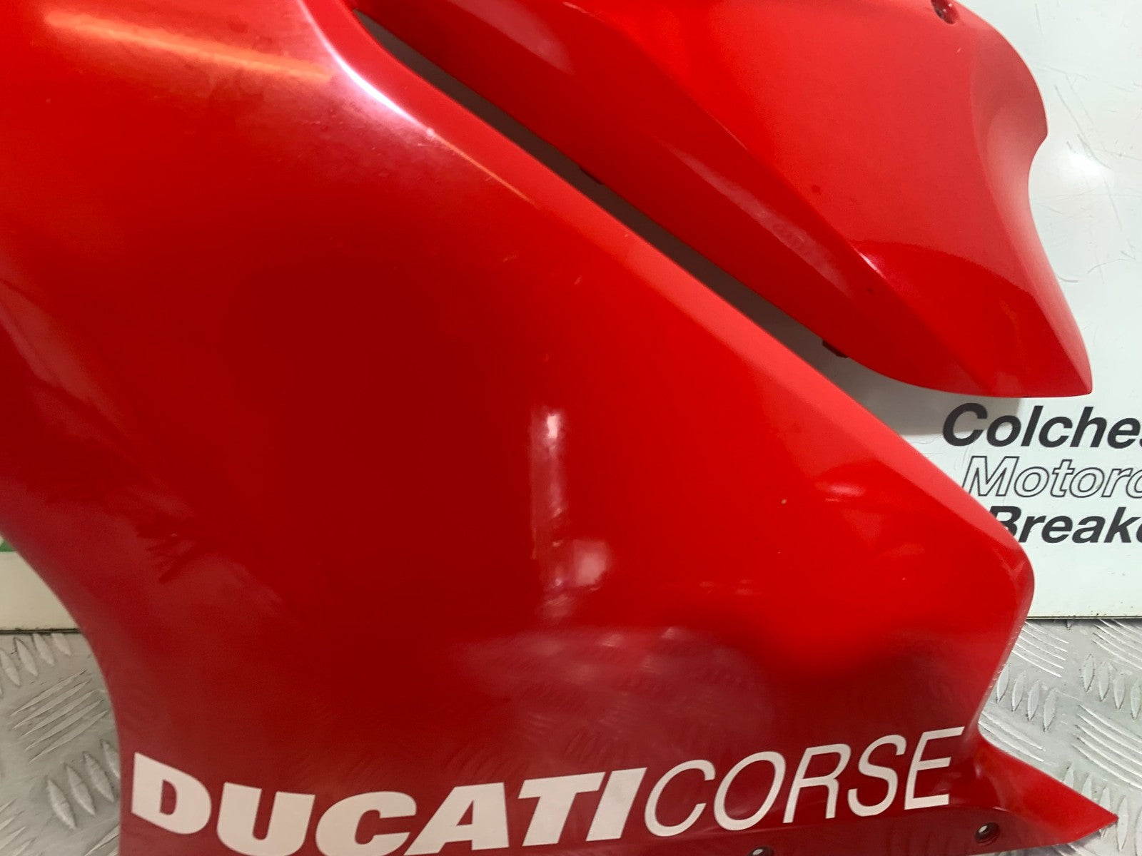 DUCATI 1299 PANIGALE LEFT MIDDLE FAIRING PANEL YEAR 2016 (CMB 1187)