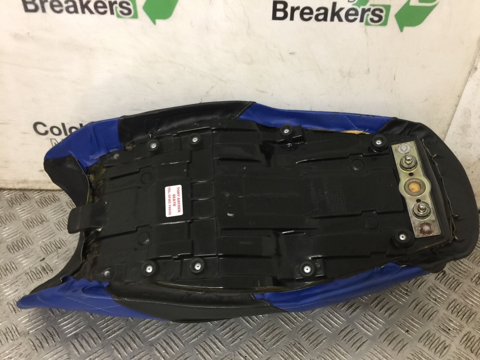 SUZUKI GSF1200 GSF 1200 BANDIT SEAT YEAR 2001-2005 (STOCK 902)