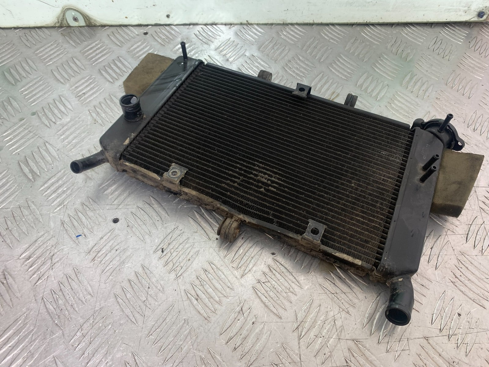YAMAHA XJ6 XJ6-S RADIATOR YEAR 2009-2015  (CMB1212)