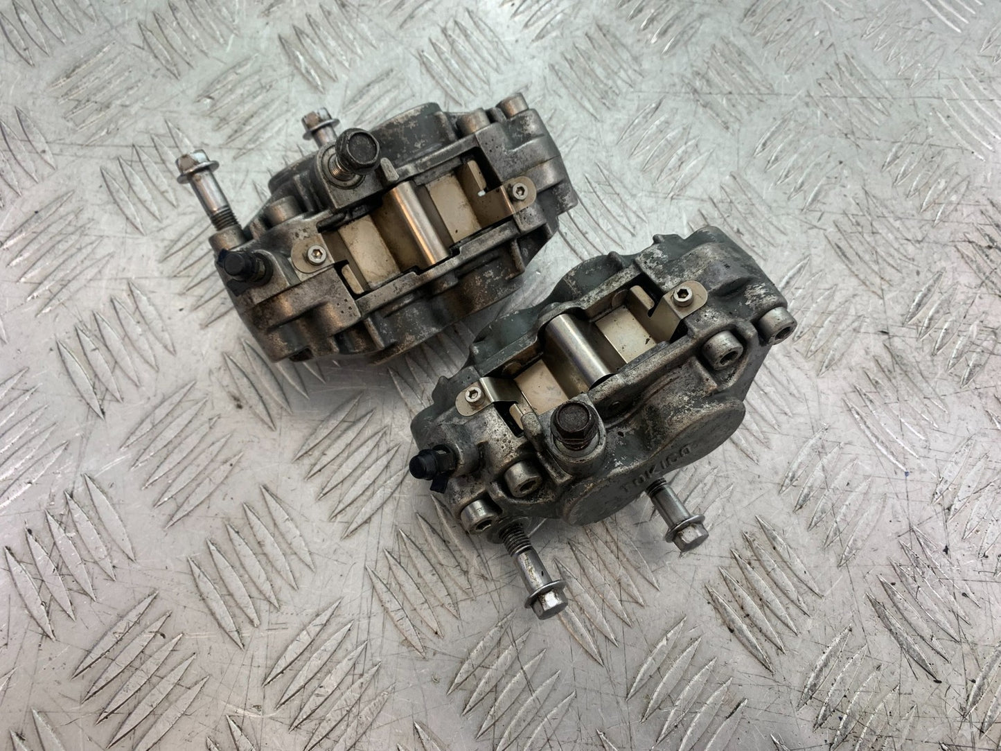 KAWASAKI ZZR1100 D FRONT BRAKE CALIPERS YEAR 1993-2001 (CMB1289)