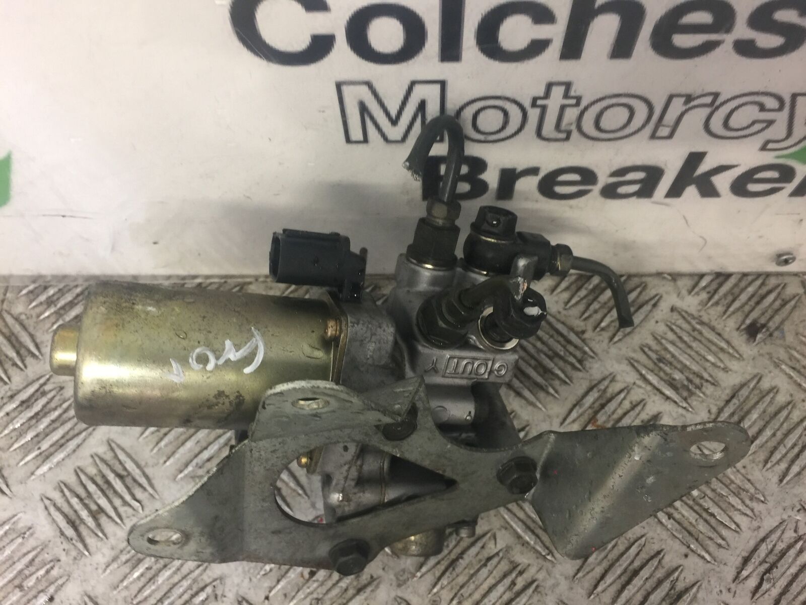HONDA VFR800 VFR 800 V TEC FRONT ABS PUMP   YEAR 2003 (ABS) STOCK 304