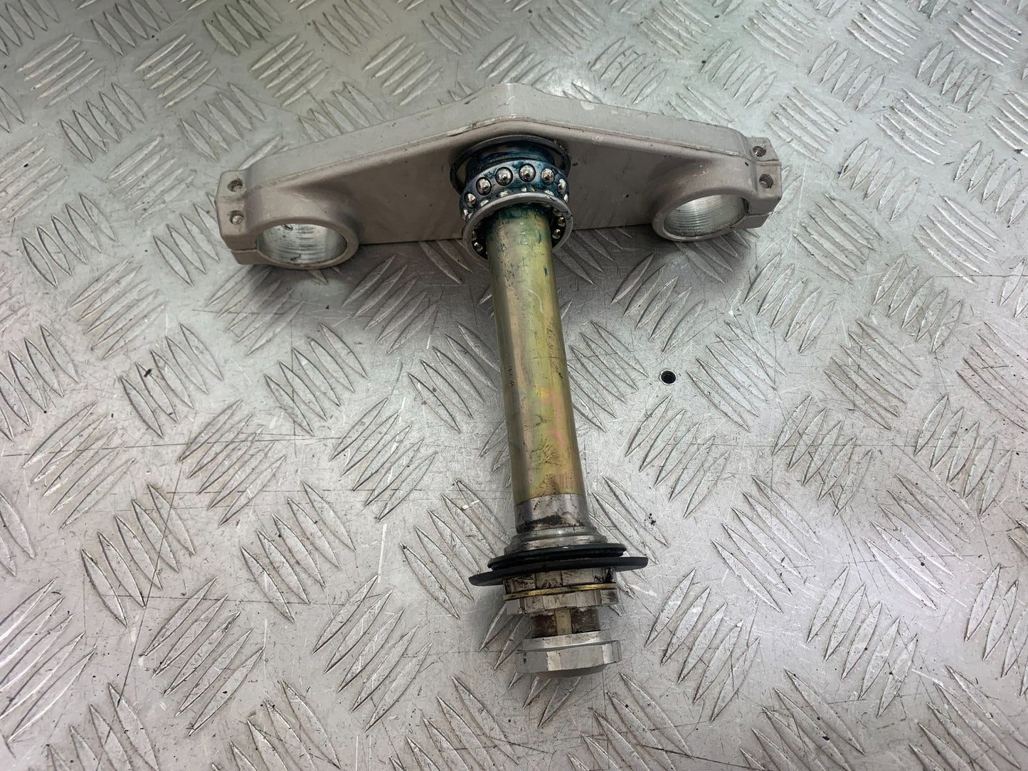 TRIUMPH 1050 SPRINT ST BOTTOM YOKE   YEAR 2004-2007 (CMB1197)