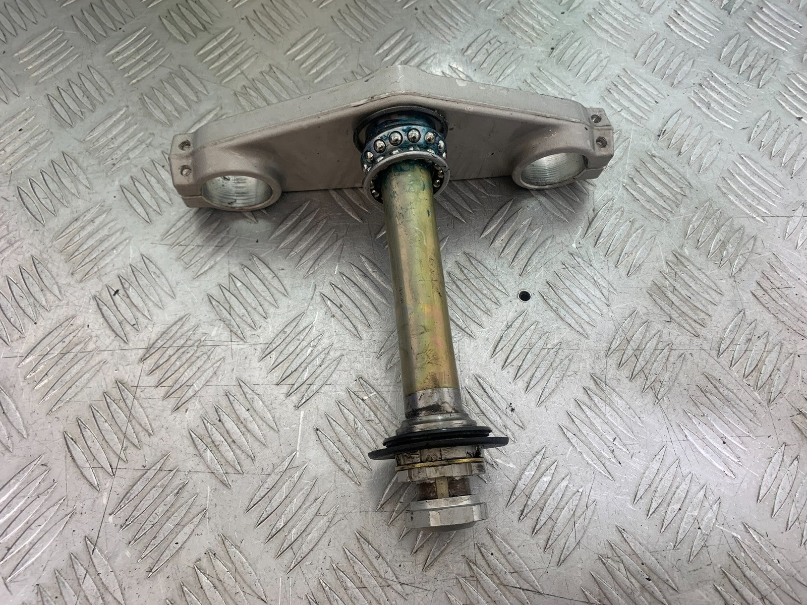 TRIUMPH 1050 SPRINT ST BOTTOM YOKE   YEAR 2004-2007 (CMB1197)