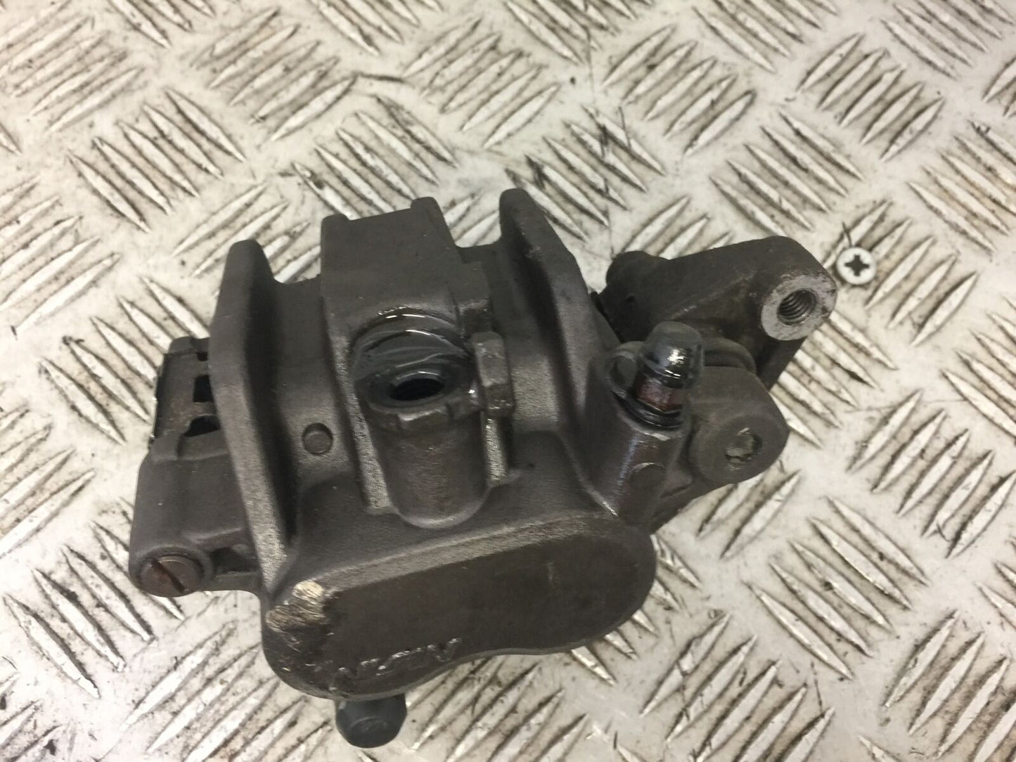 HONDA CB400 CB 400 SUPER FOUR FRONT RIGHT CALIPER YEAR 1996 (STOCK 579)