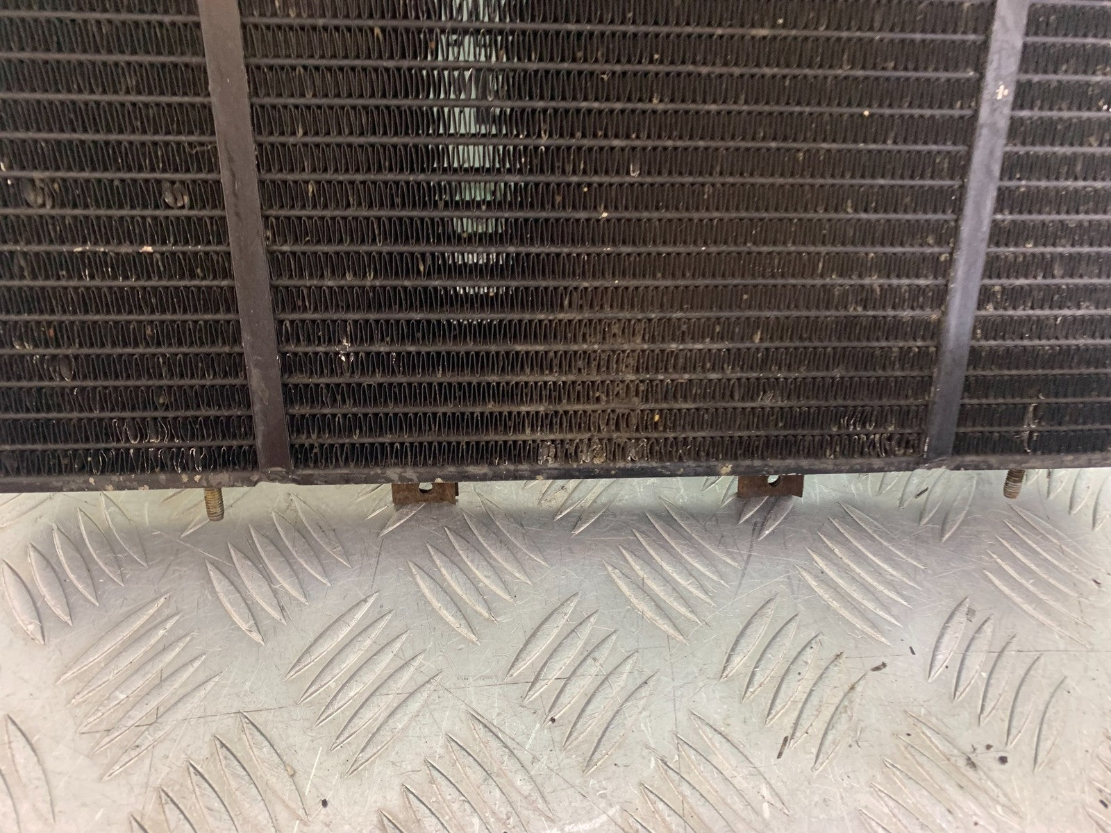 TRIUMPH 955i SPRINT ST RADIATOR YEAR 1999-04 (CMB1230)