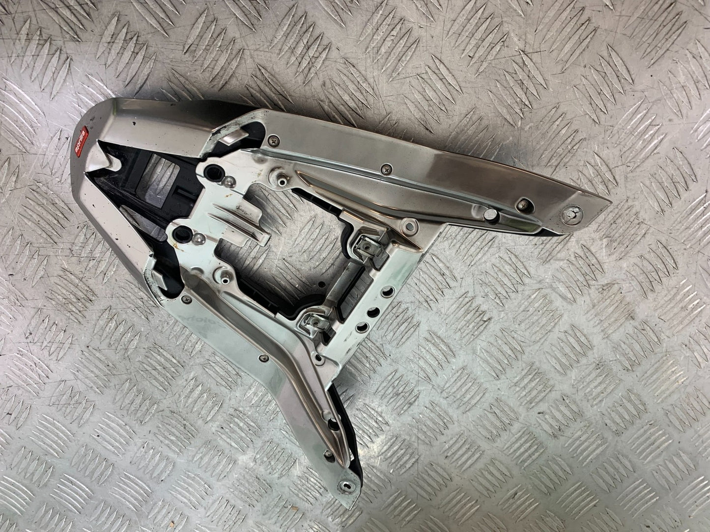 APRILIA TUONO 1000 V4R UNDERTRAY YEAR 2011-13  (CMB1316)
