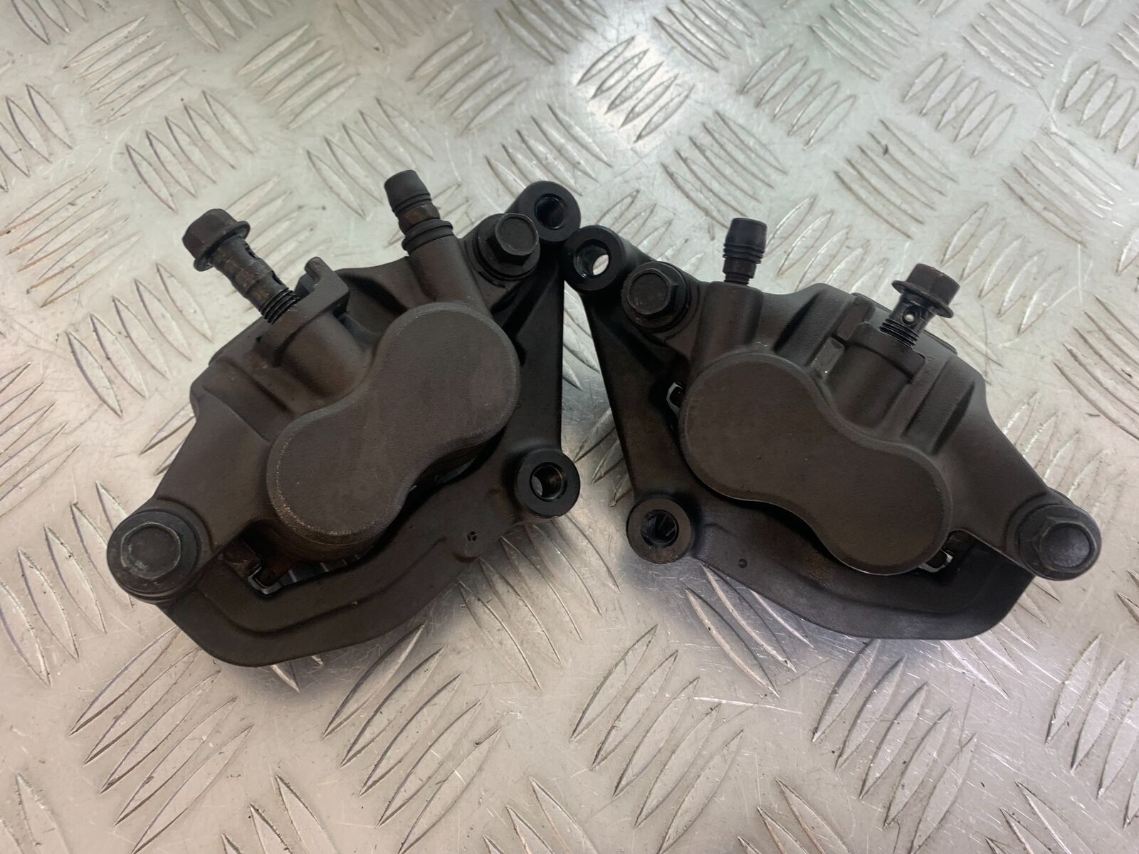YAMAHA XJ6 XJ6-S FRONT BRAKE CALIPERS   YEAR 2009-2015  (CMB1070)