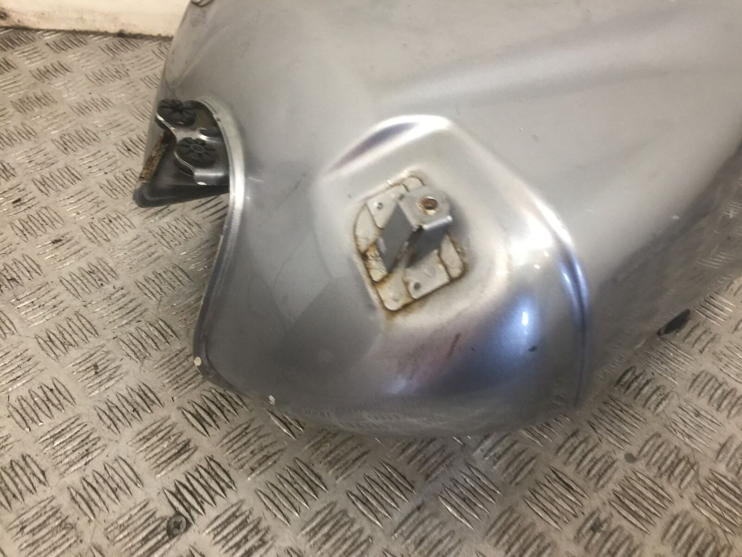 HONDA CBF600 CBF 600 PETROL TANK  YEAR 2004 -07  (STOCK 909)